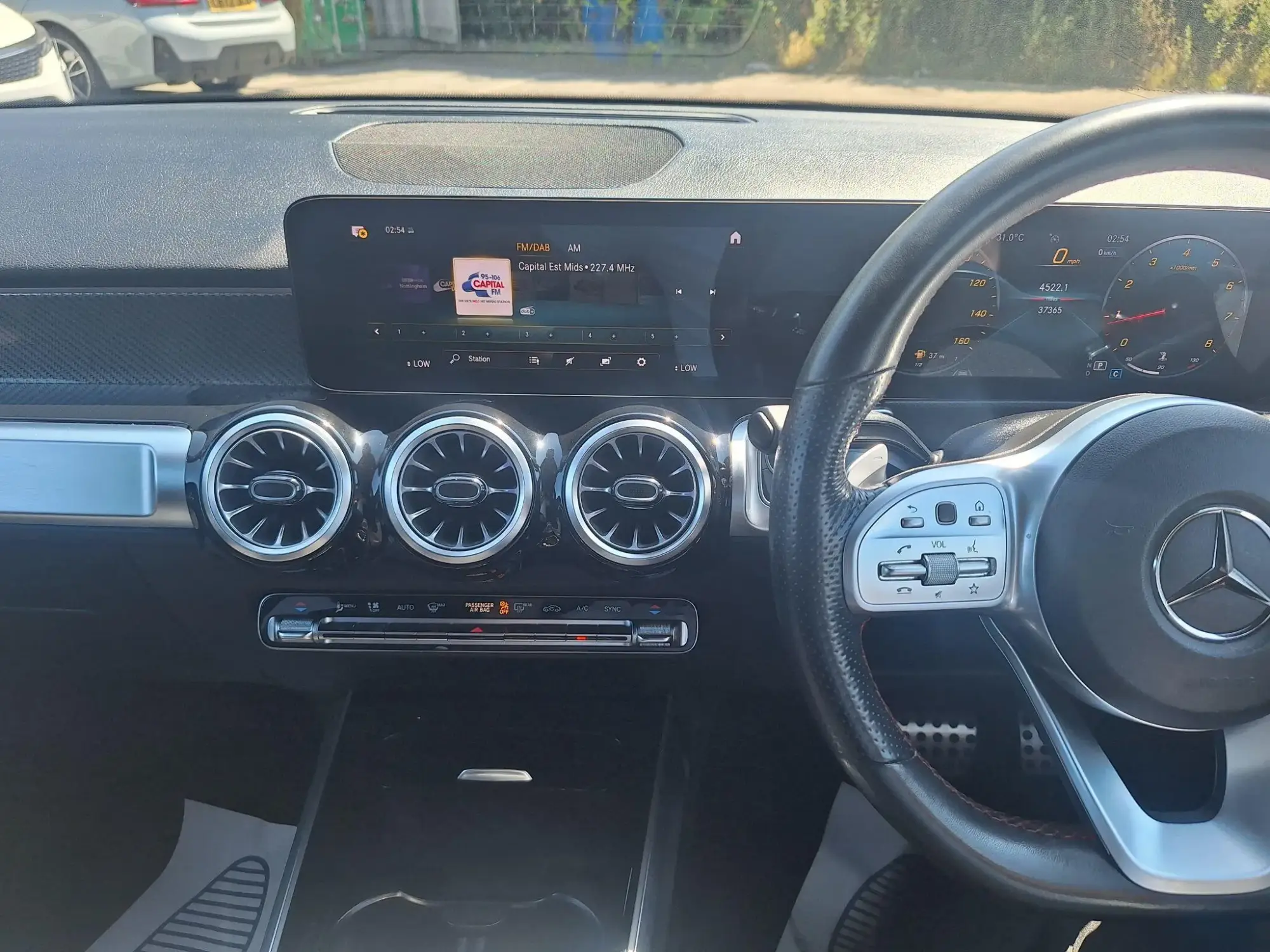 Mercedes-Benz GLB Image 11 Mercedes-Benz GLB Image 11