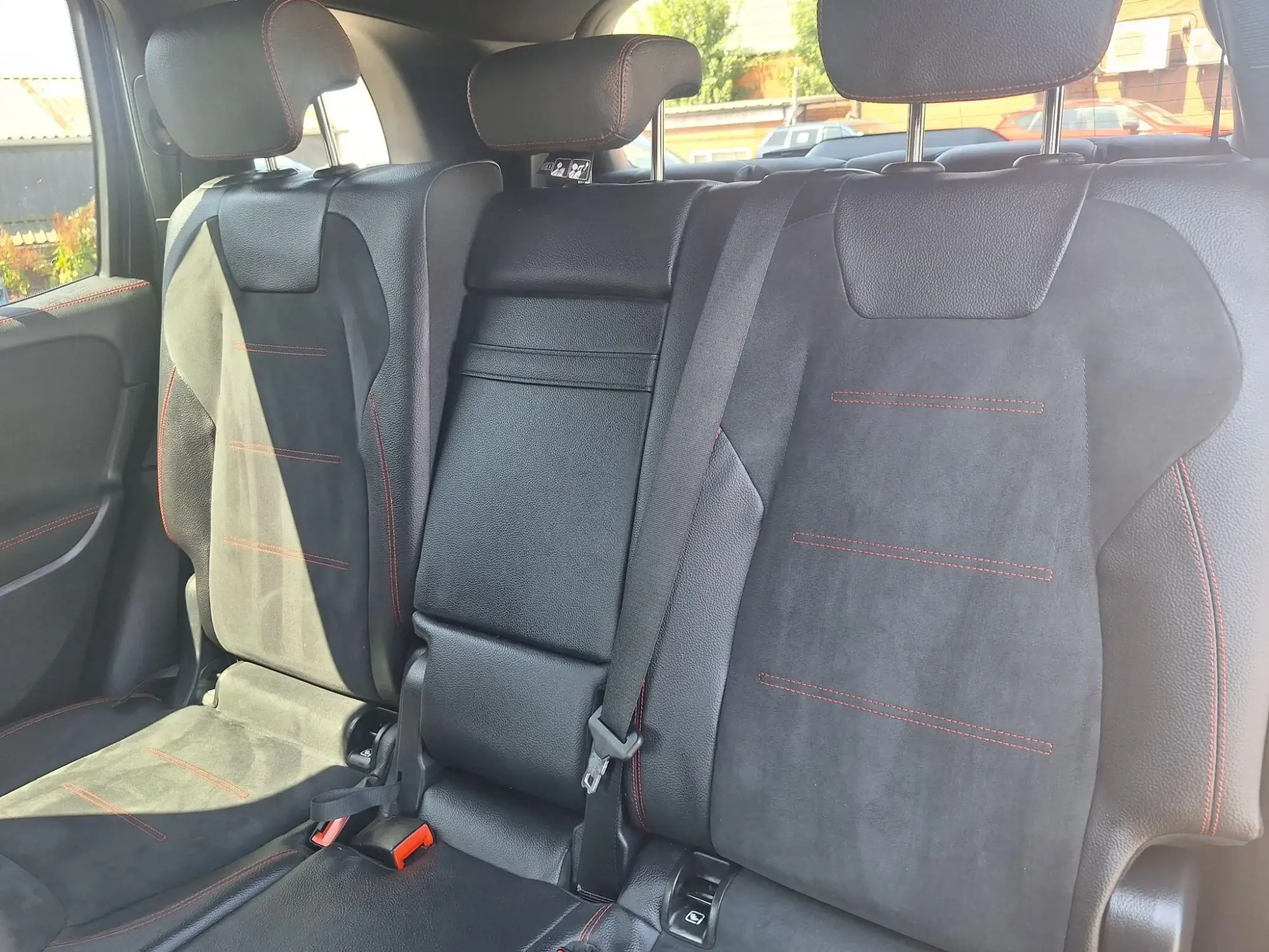 Mercedes-Benz GLB Image 16 Mercedes-Benz GLB Image 16