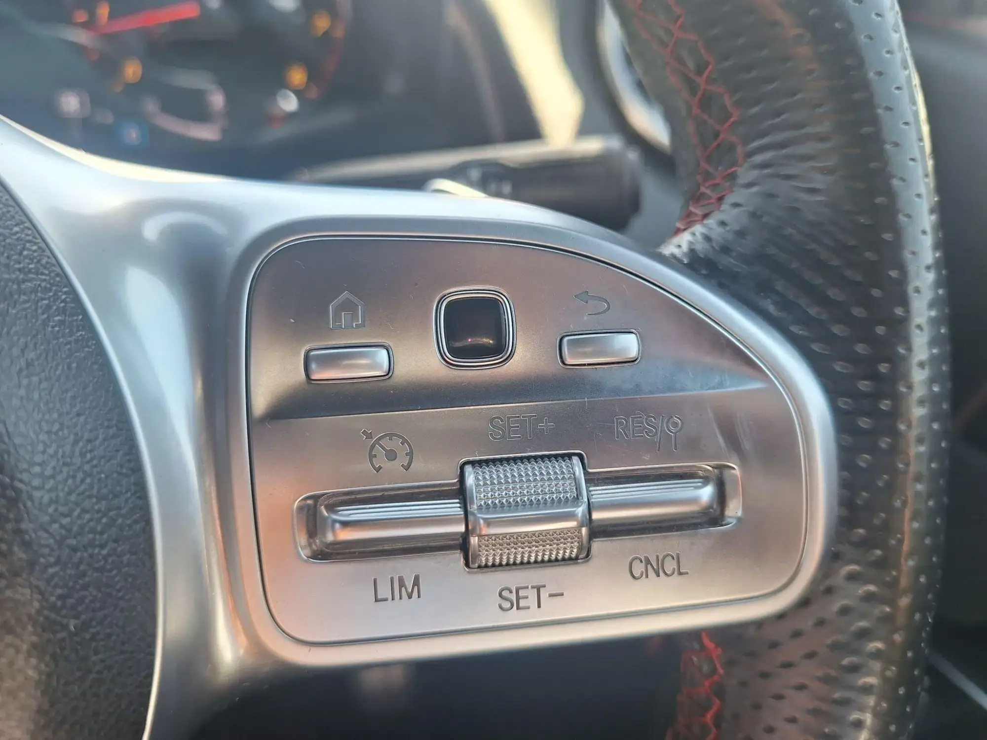 Mercedes-Benz GLB Image 19 Mercedes-Benz GLB Image 19