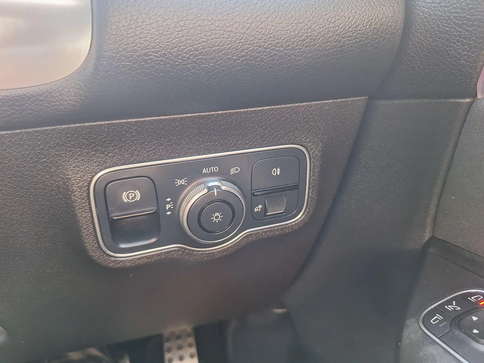 Mercedes-Benz GLB Image 20 Mercedes-Benz GLB Image 20