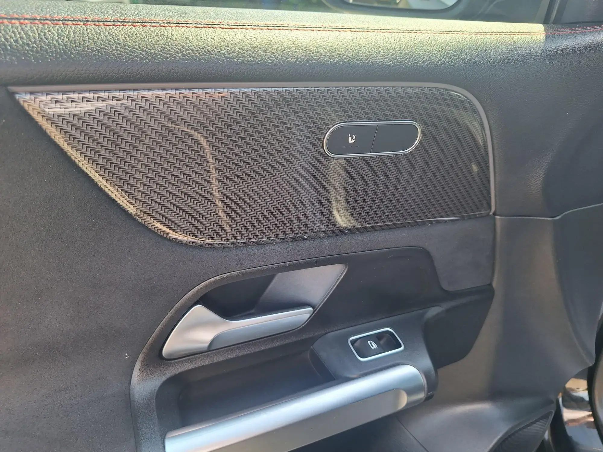 Mercedes-Benz GLB Image 33 Mercedes-Benz GLB Image 33