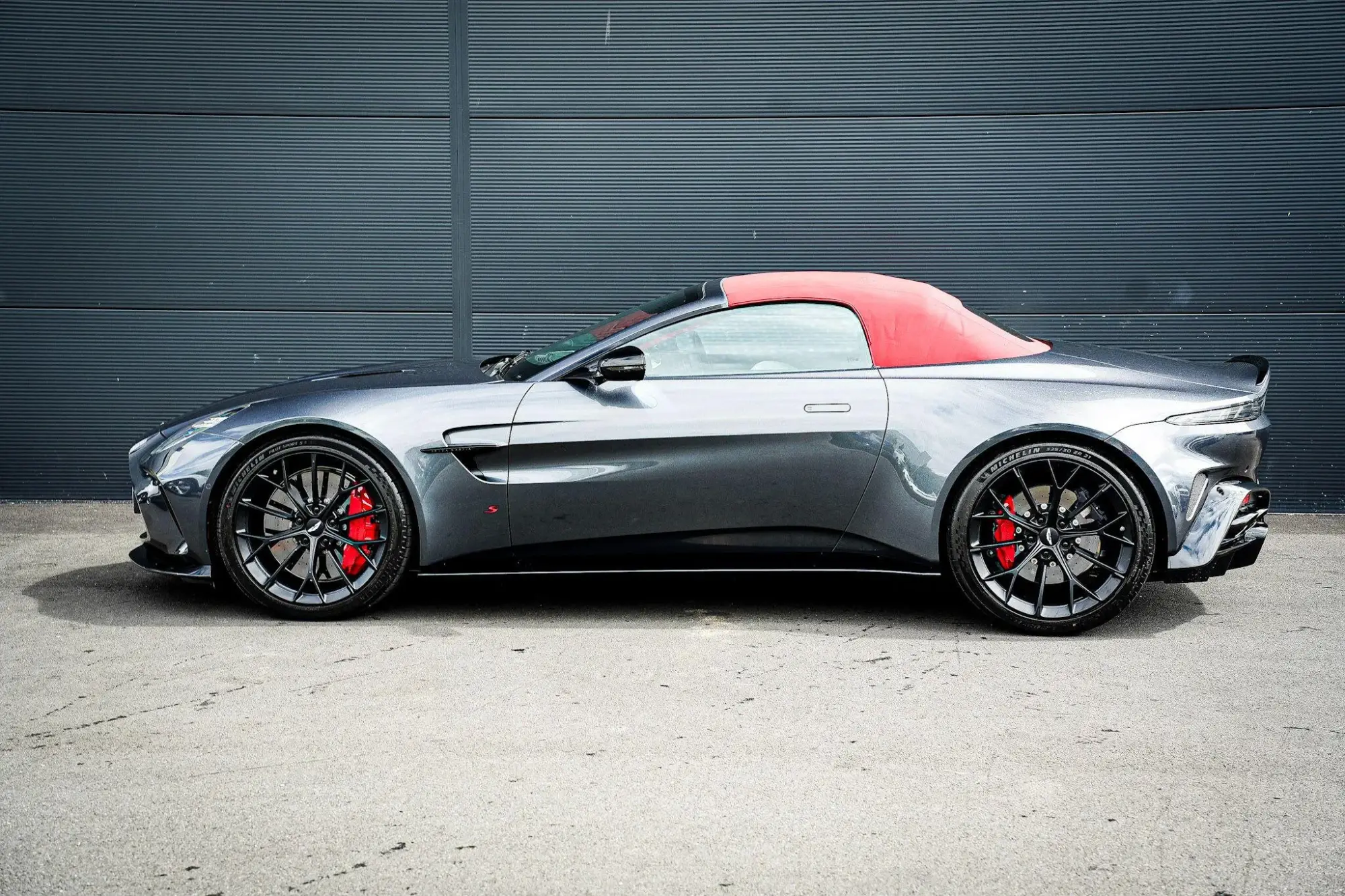Aston Martin Vantage Image 10 Aston Martin Vantage Image 10