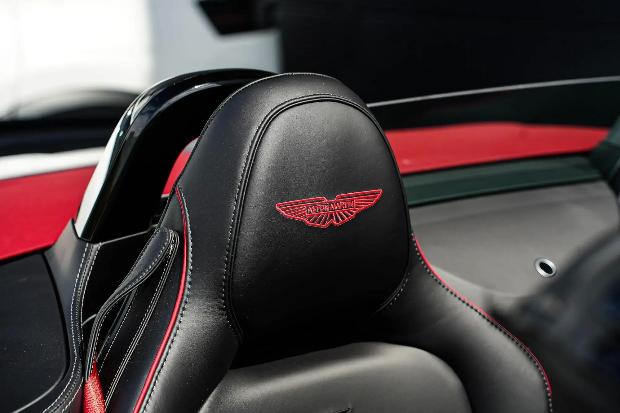 Aston Martin Vantage Image 33 Aston Martin Vantage Image 33