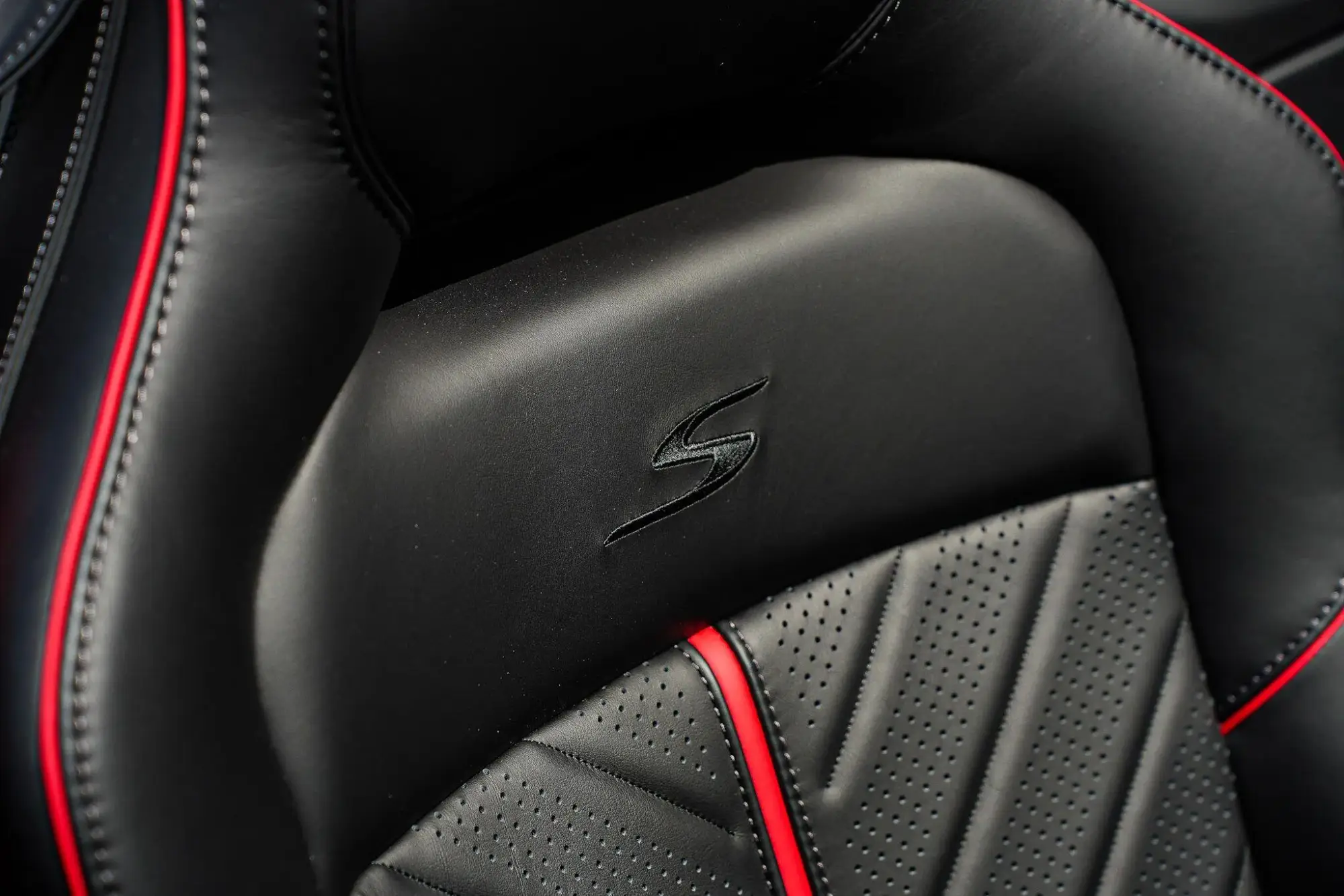 Aston Martin Vantage Image 31 Aston Martin Vantage Image 31