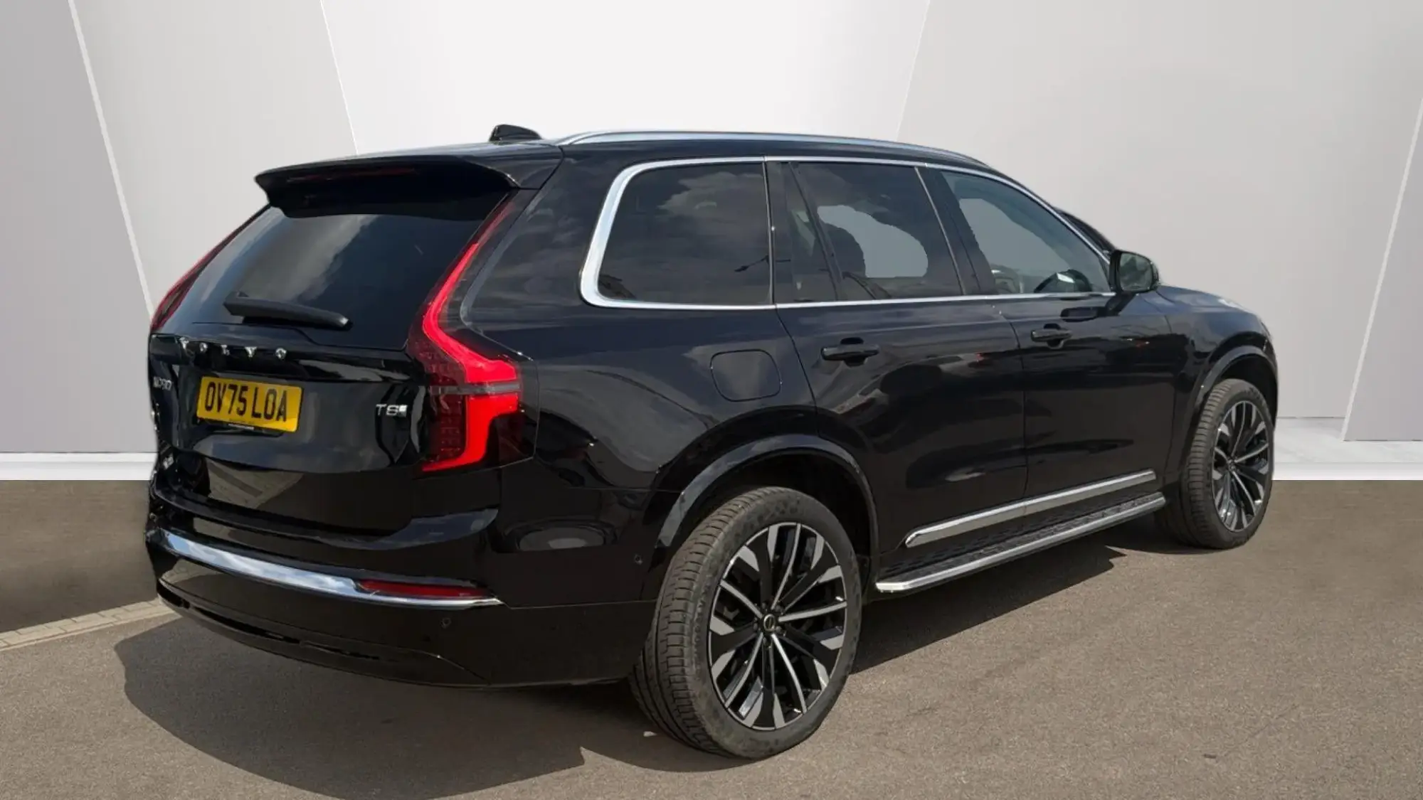 Volvo XC90 Plug-In Hybrid 2.0 T8 18.8kWh Ultra Bright Auto 4WD Euro 6 (s/s) 5dr OV75LOA Image 2