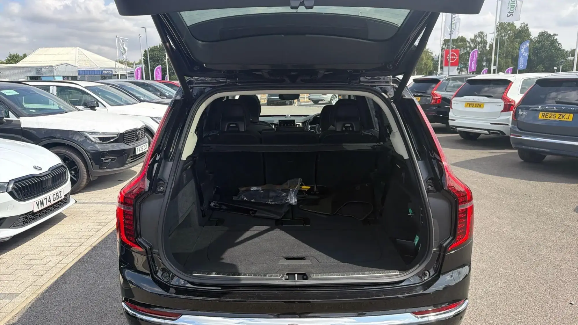 Volvo XC90 Plug-In Hybrid Image 13 Volvo XC90 Plug-In Hybrid Image 13