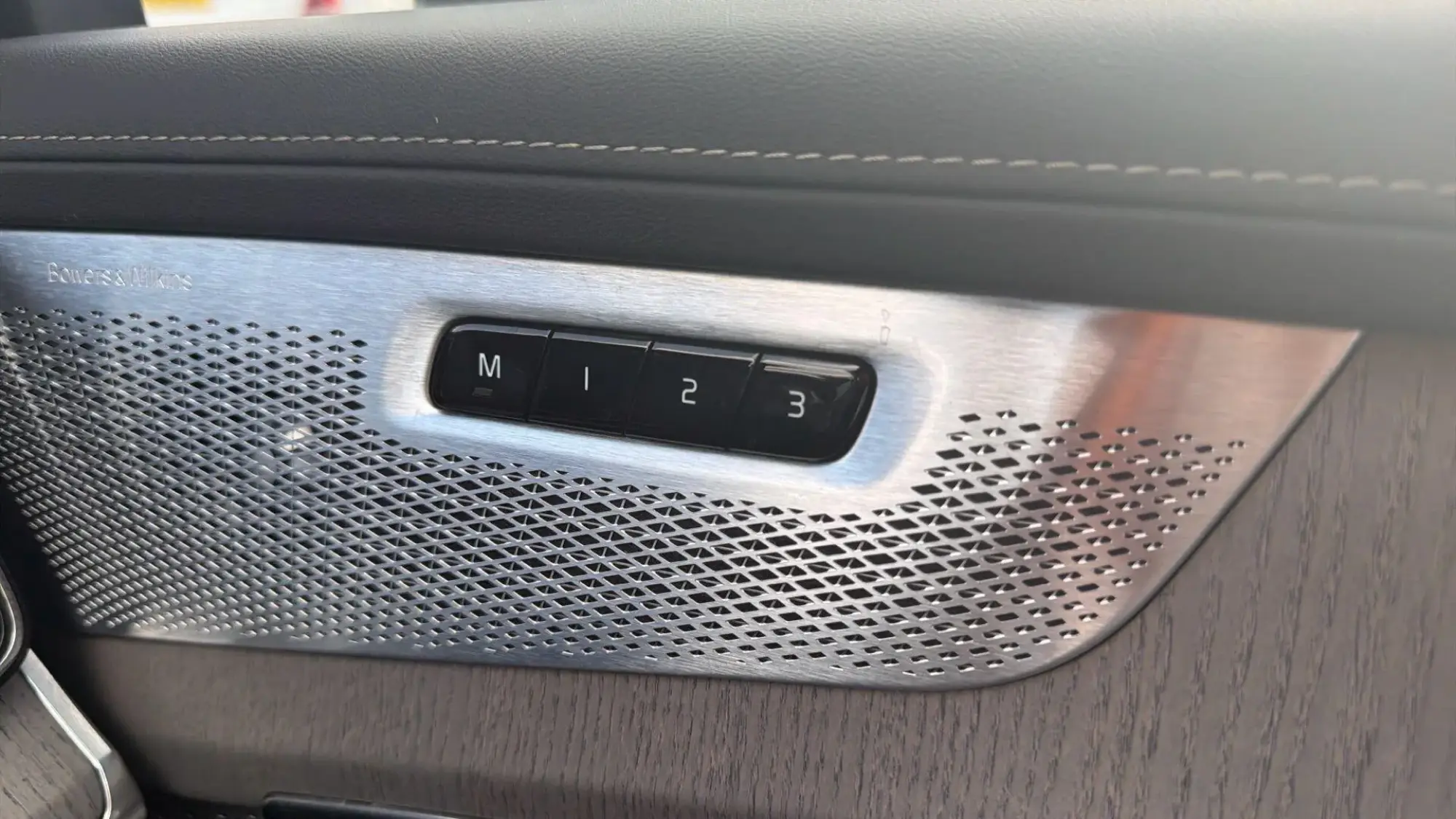 Volvo XC90 Plug-In Hybrid Image 32 Volvo XC90 Plug-In Hybrid Image 32