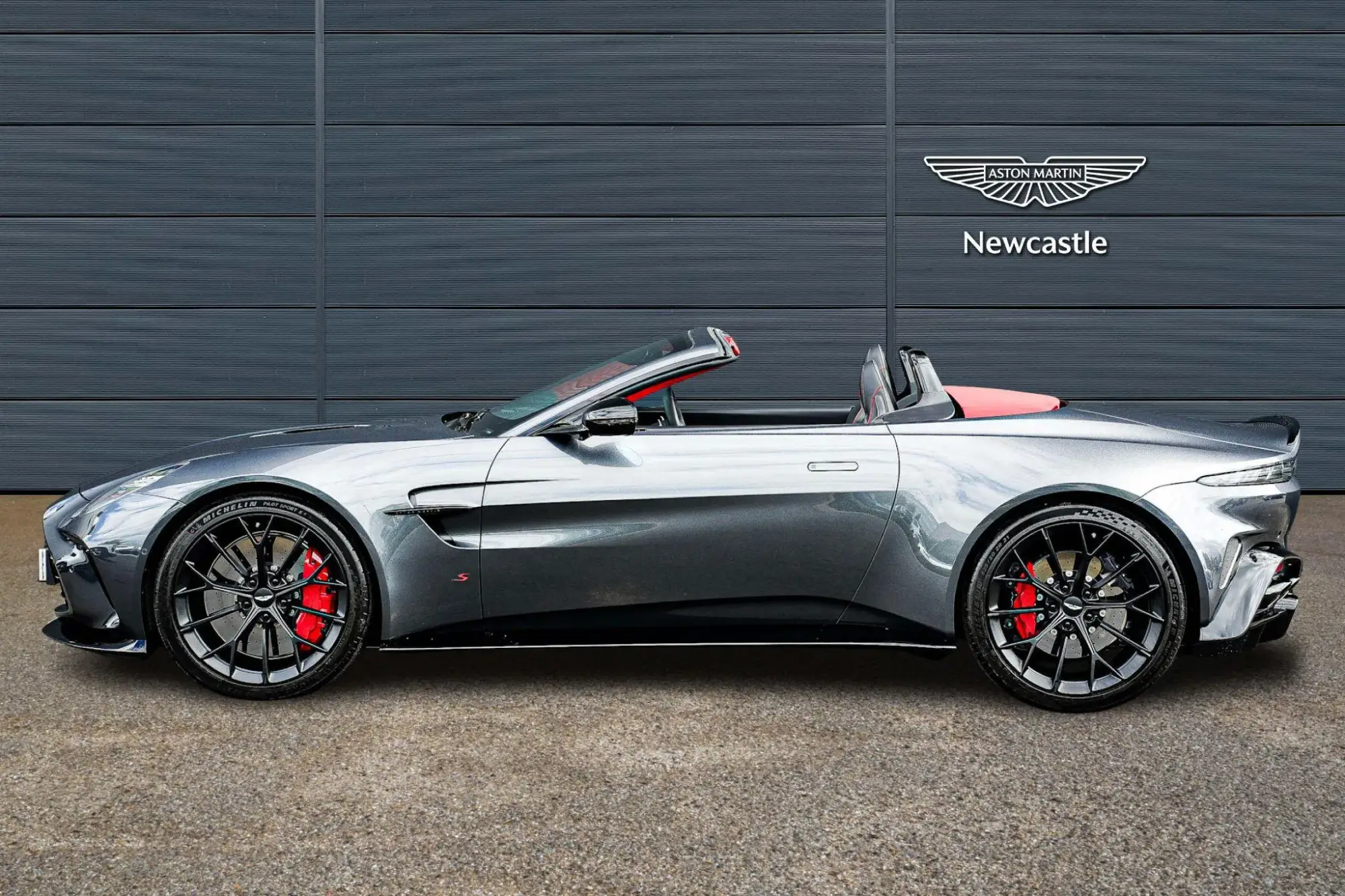 Aston Martin Vantage Image 7 Aston Martin Vantage Image 7