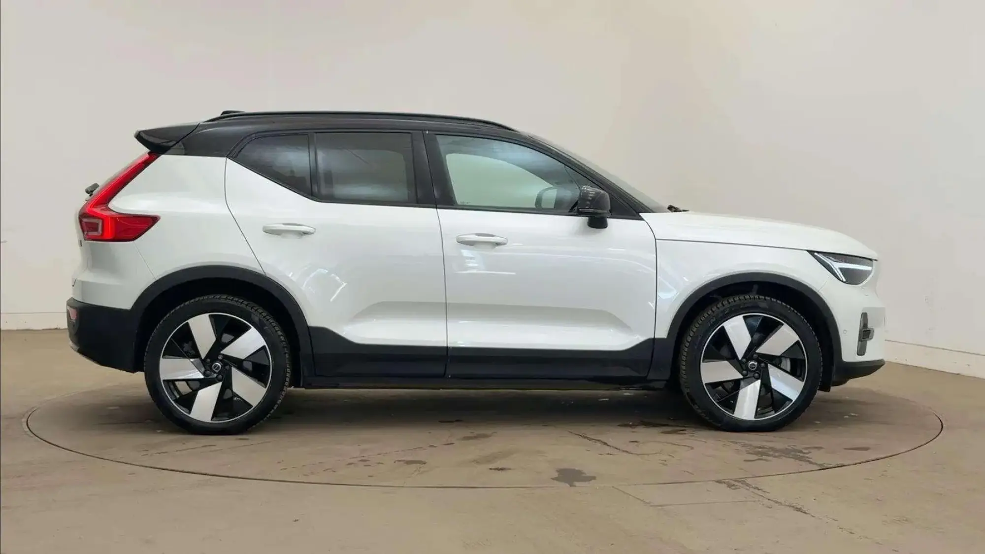 Volvo XC40 Recharge Electric Image 12 Volvo XC40 Recharge Electric Image 12