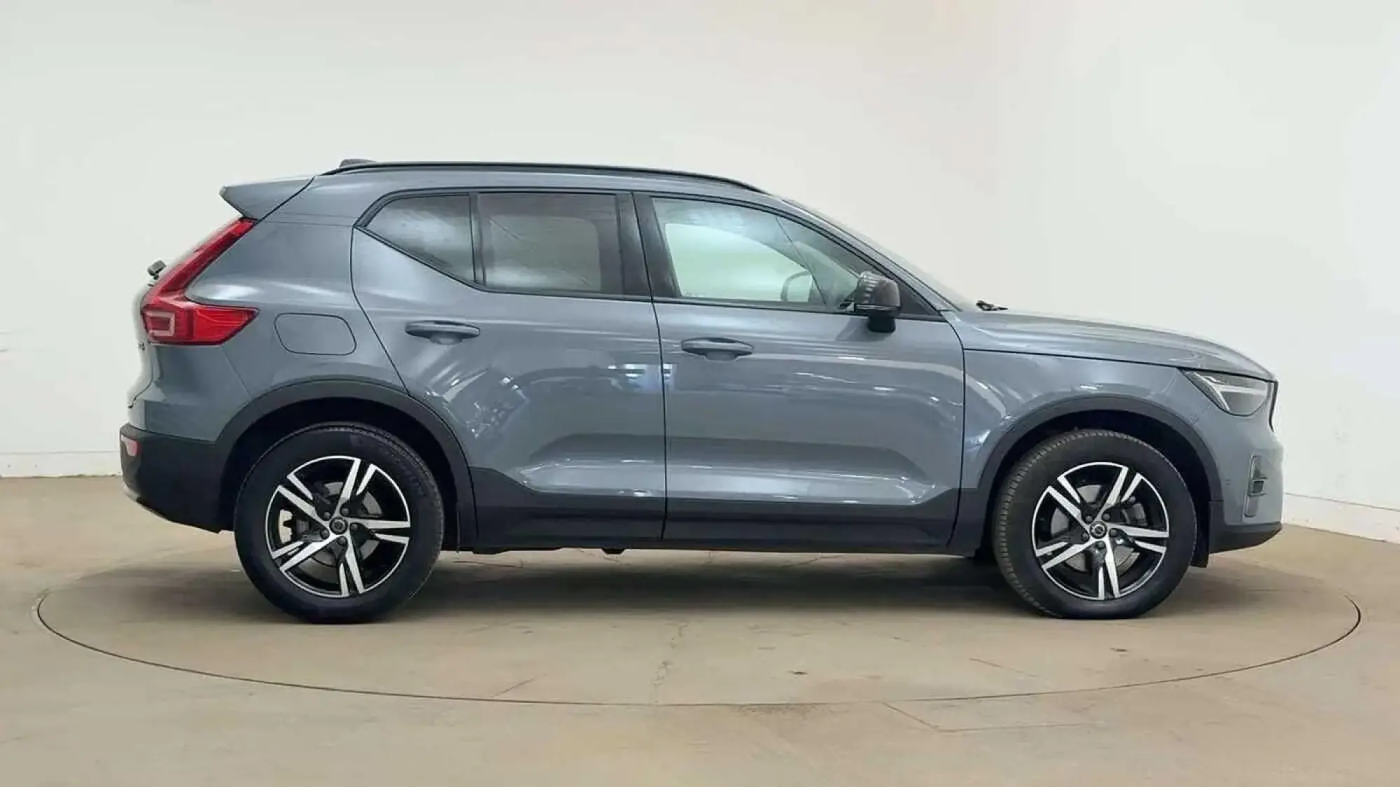 Volvo XC40 Image 2