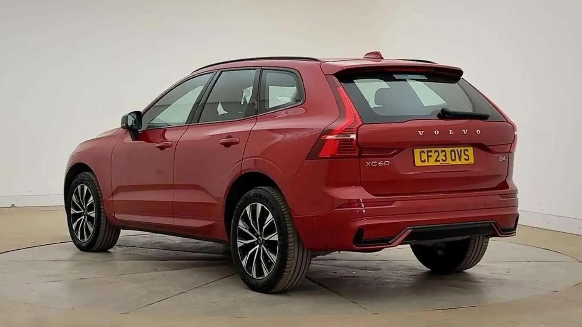 Volvo XC60 Plus (Dark) B4 AWD mild hybrid (Diesel) CF23OVS Image 3