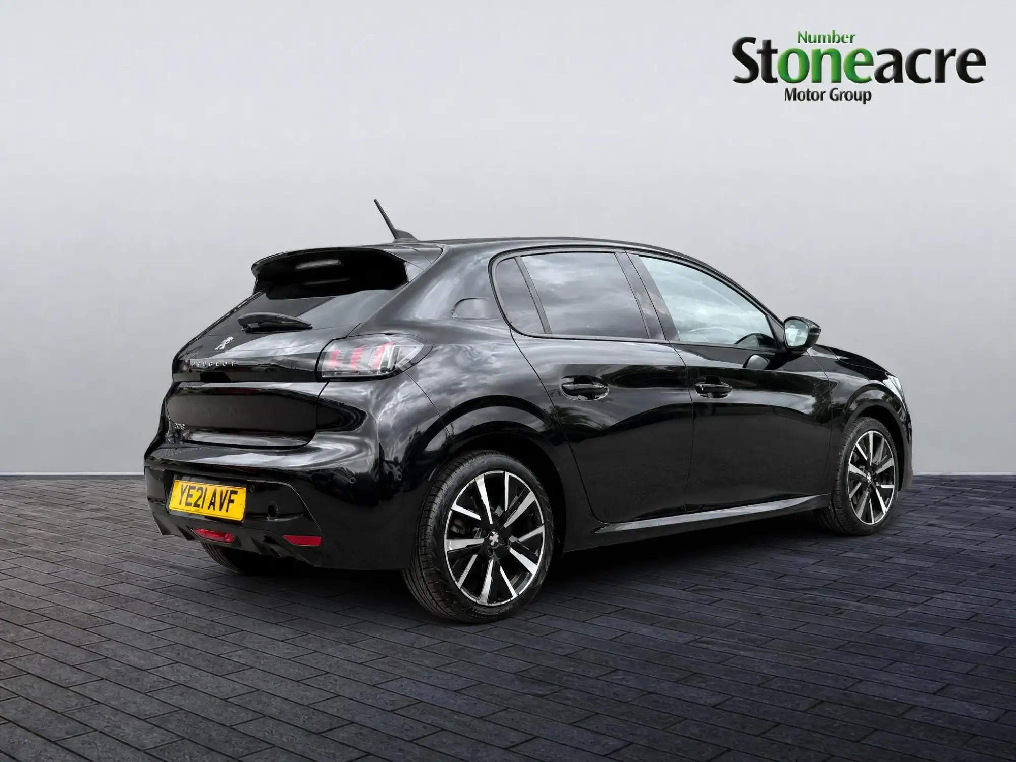 Peugeot 208 1.2 PureTech Allure Premium Hatchback 5dr Petrol Manual Euro 6 (s/s) (100 ps) YE21AVF Image 3