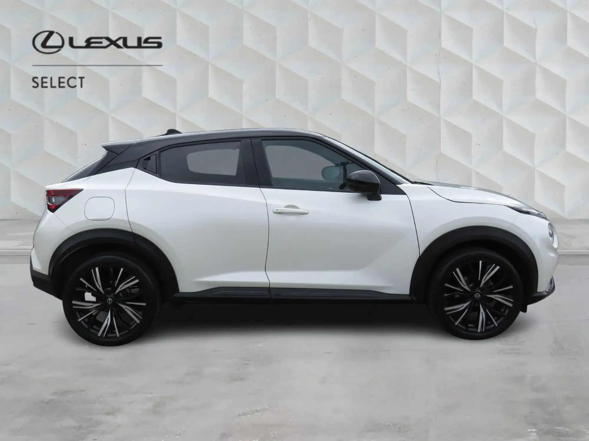 Nissan Juke 1.0 DIG-T Tekna+ DCT Auto Euro 6 (s/s) 5dr NV23UOY Image 2
