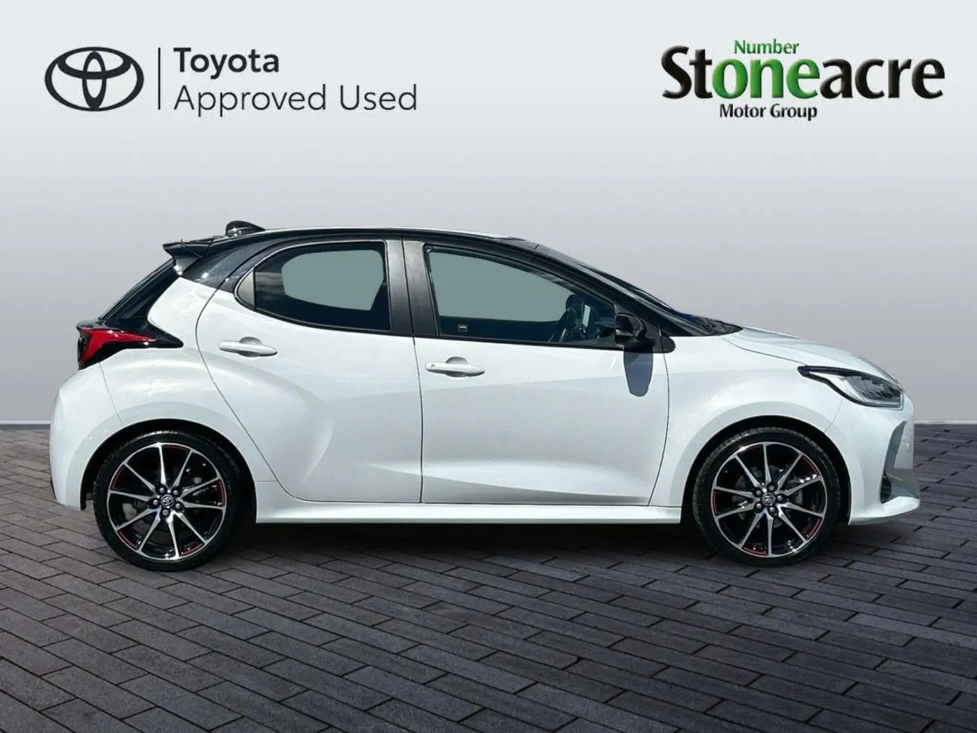 Toyota Yaris Image 2
