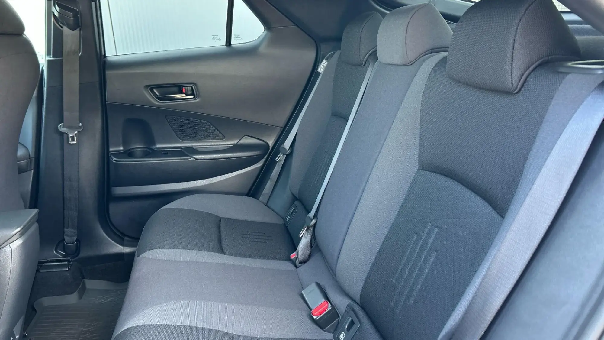Toyota C-HR Self-Charging Hybrid Image 15 Toyota C-HR Self-Charging Hybrid Image 15
