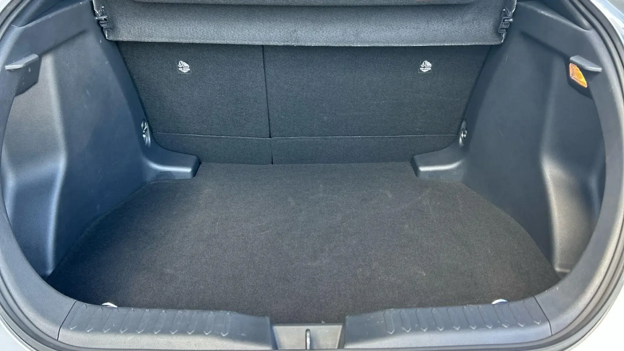 Toyota C-HR Self-Charging Hybrid Image 16 Toyota C-HR Self-Charging Hybrid Image 16