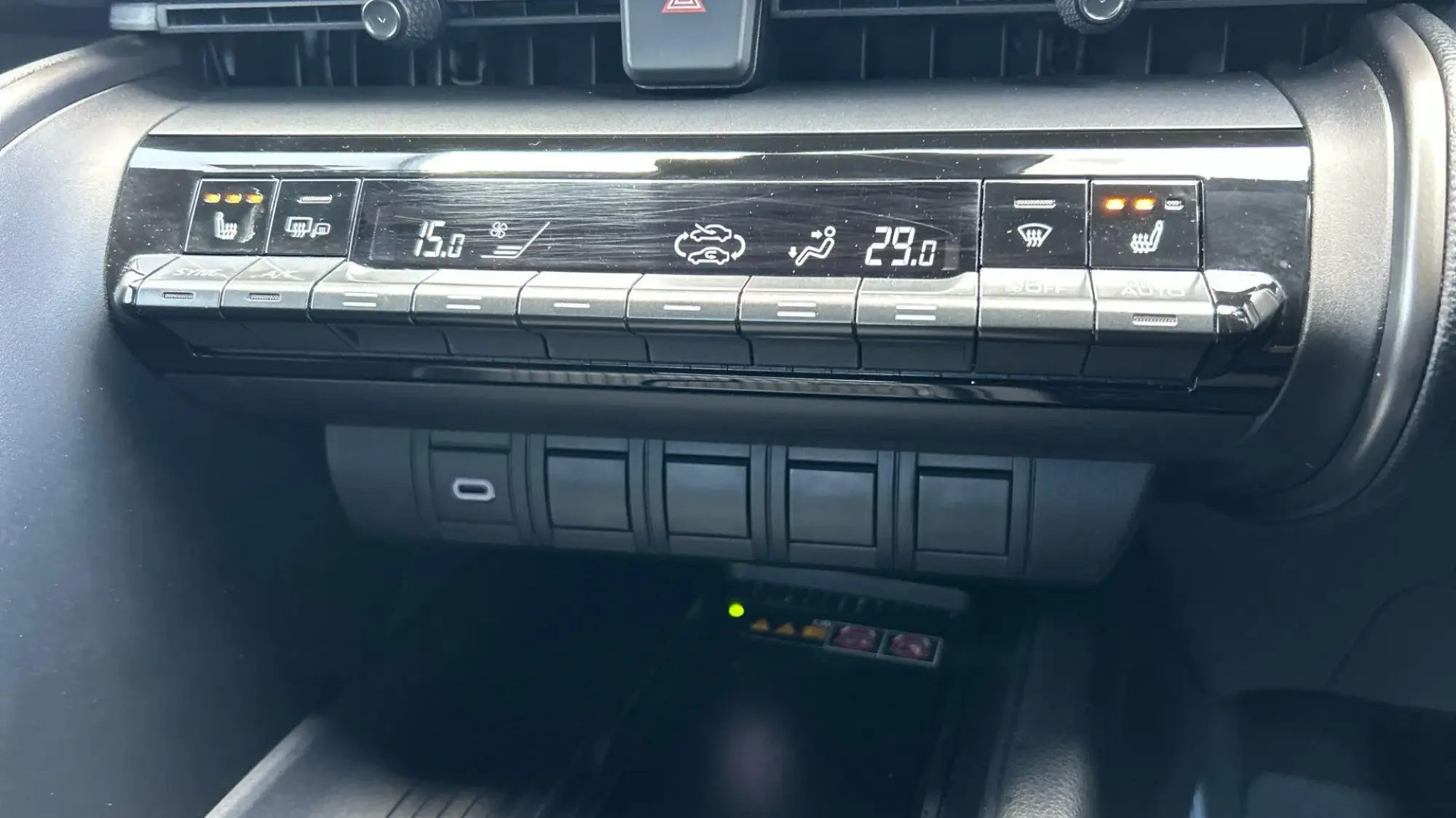 Toyota C-HR Self-Charging Hybrid Image 30 Toyota C-HR Self-Charging Hybrid Image 30