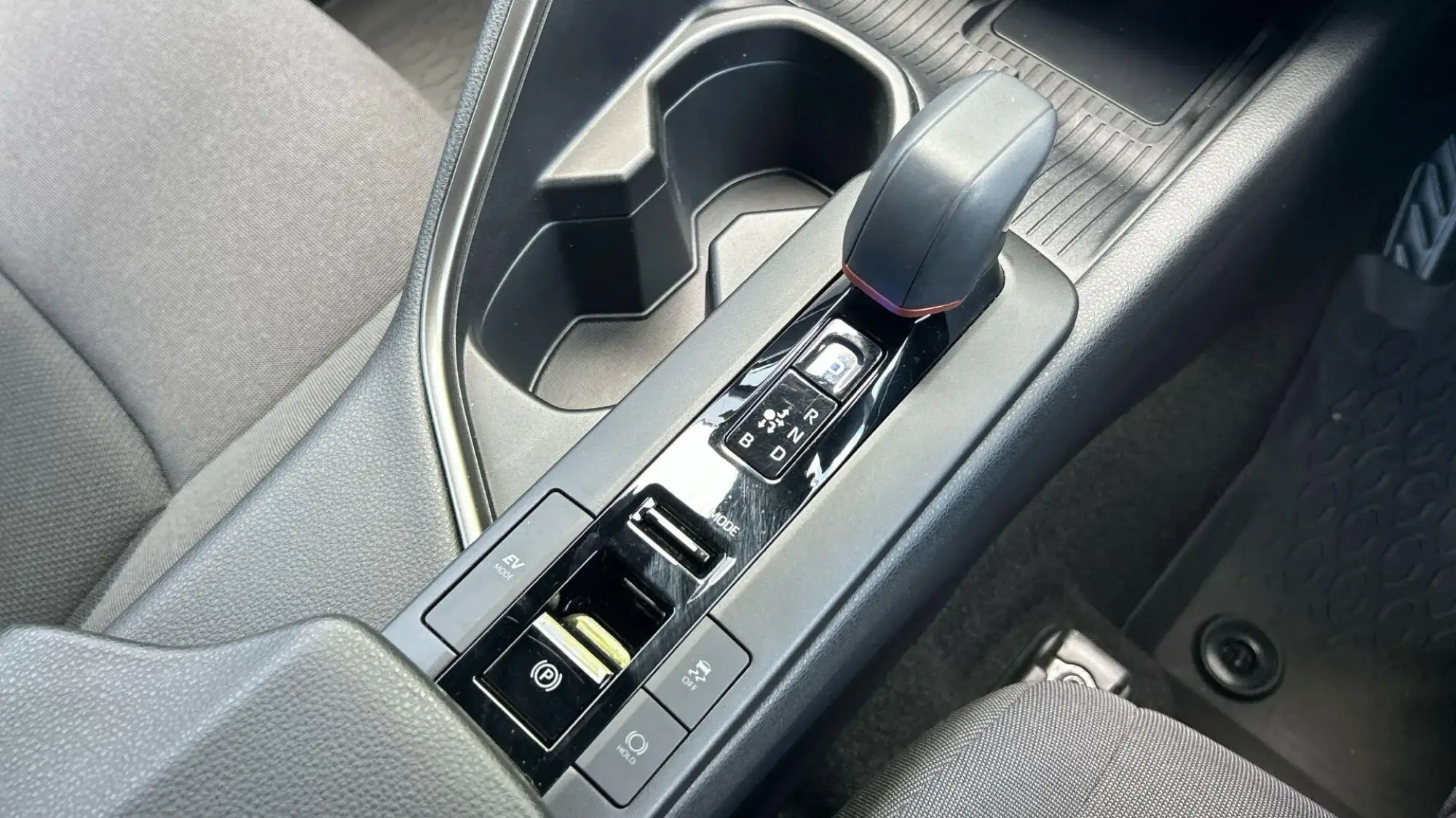 Toyota C-HR Self-Charging Hybrid Image 31 Toyota C-HR Self-Charging Hybrid Image 31