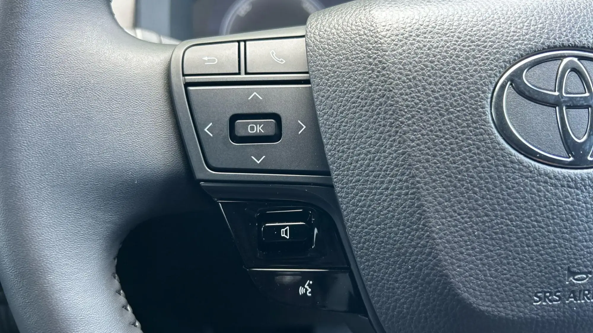 Toyota C-HR Self-Charging Hybrid Image 35 Toyota C-HR Self-Charging Hybrid Image 35