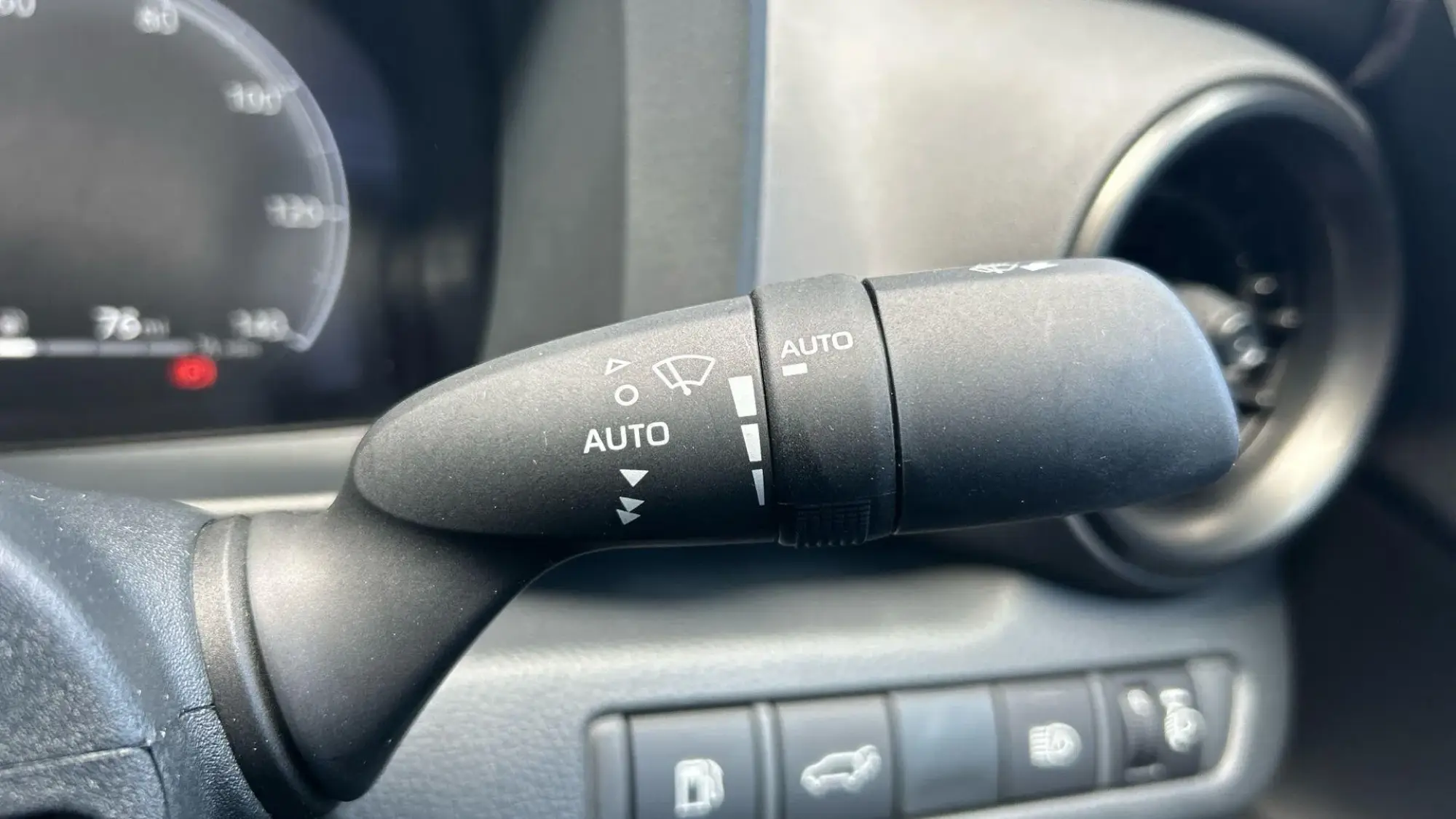 Toyota C-HR Self-Charging Hybrid Image 37 Toyota C-HR Self-Charging Hybrid Image 37