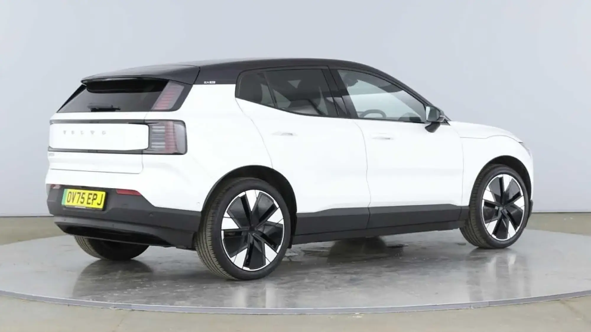 Volvo EX30 Image 3