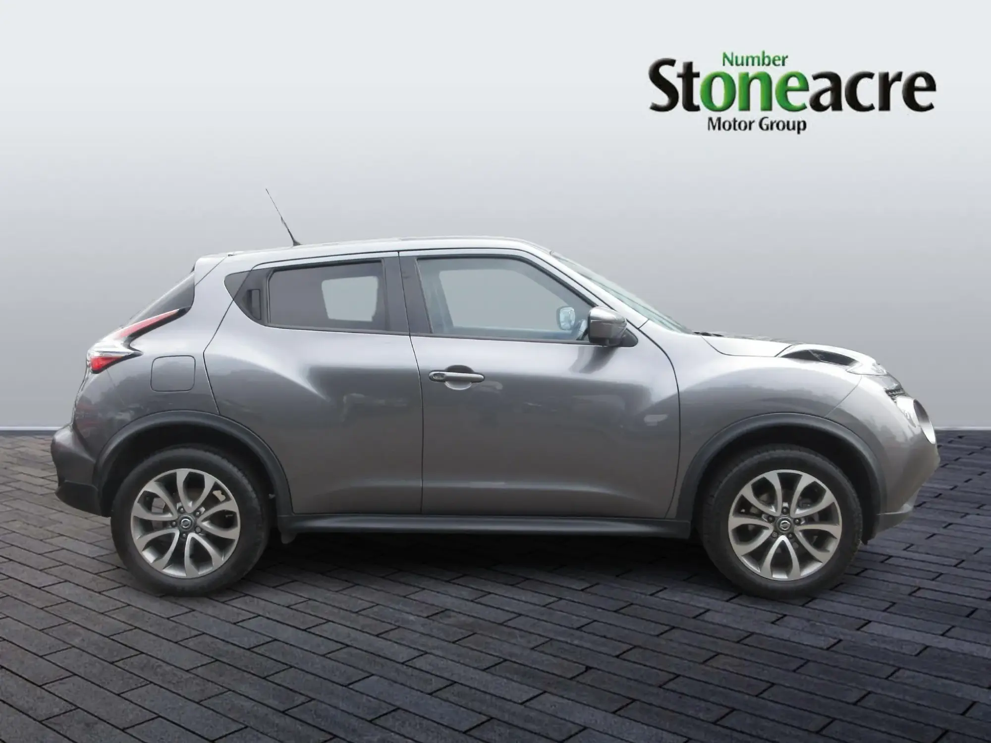 Nissan Juke 1.6 Tekna XTRON Euro 6 5dr MA68UXJ Image 2