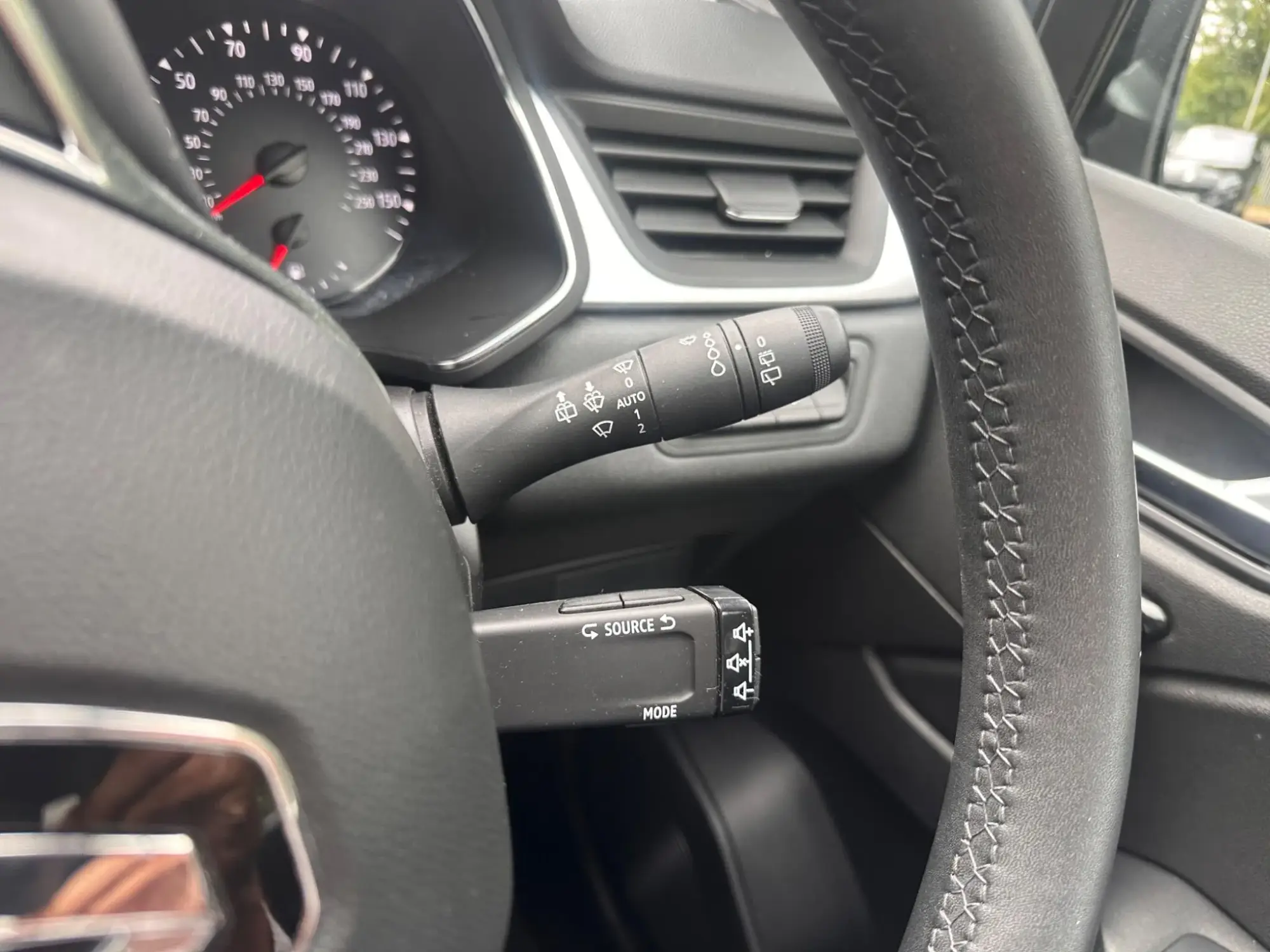 Renault Captur Image 24