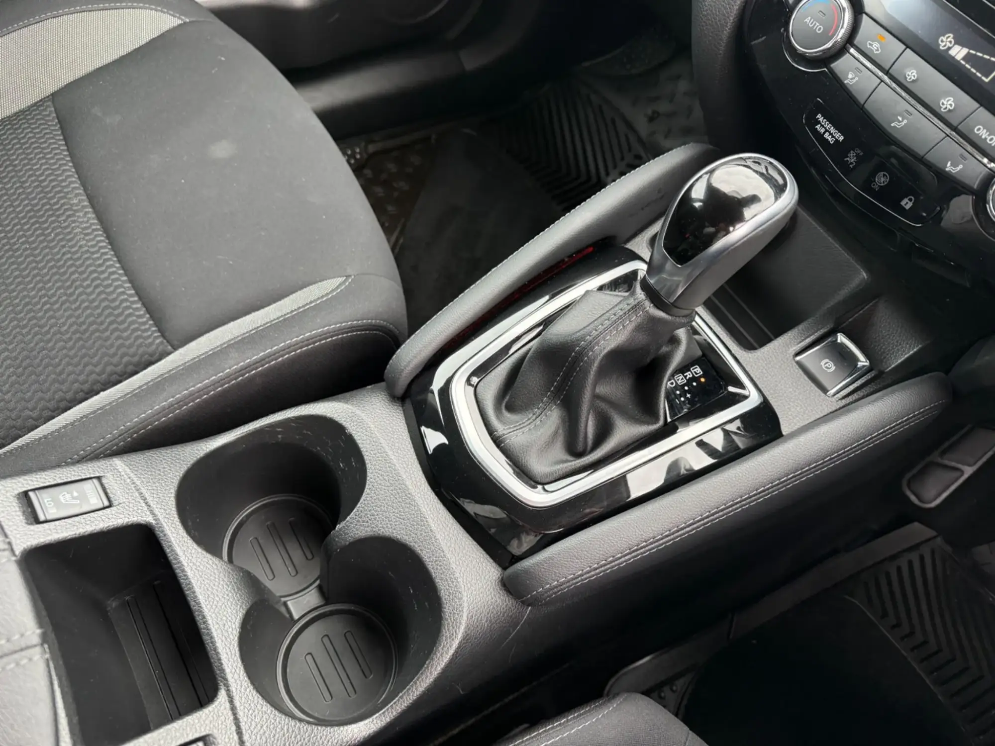 Nissan Qashqai Image 24 Nissan Qashqai Image 24