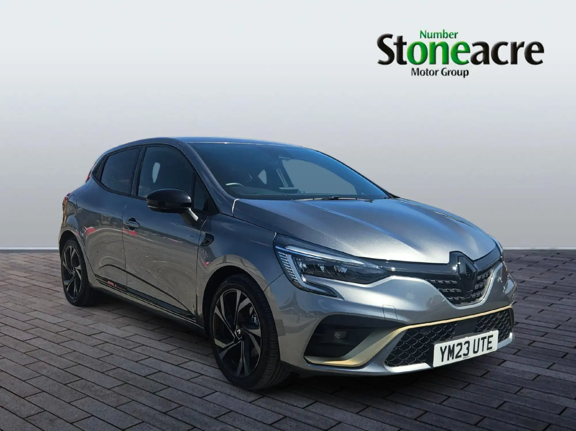Renault Clio E-Tech Image 1