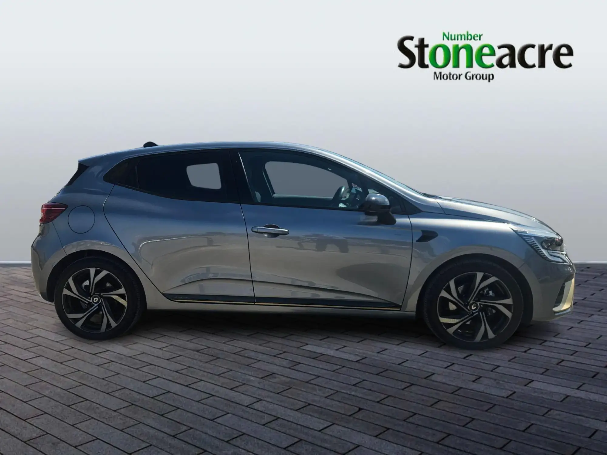 Renault Clio E-Tech Image 2