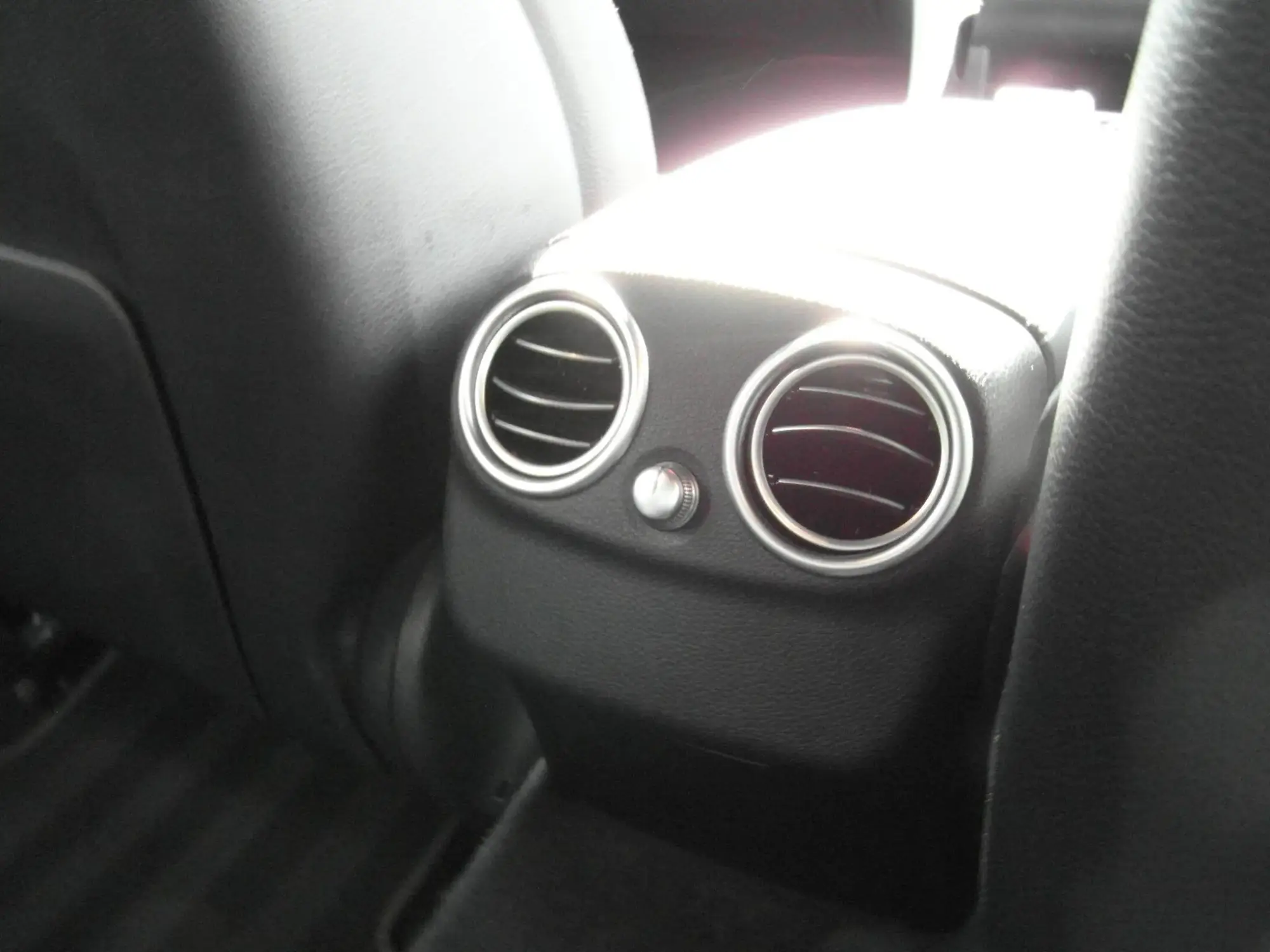 Mercedes-Benz C-Class Image 16 Mercedes-Benz C-Class Image 16