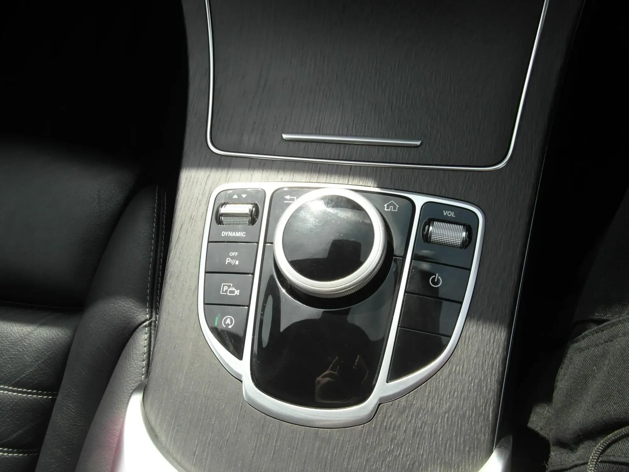 Mercedes-Benz C-Class Image 31 Mercedes-Benz C-Class Image 31