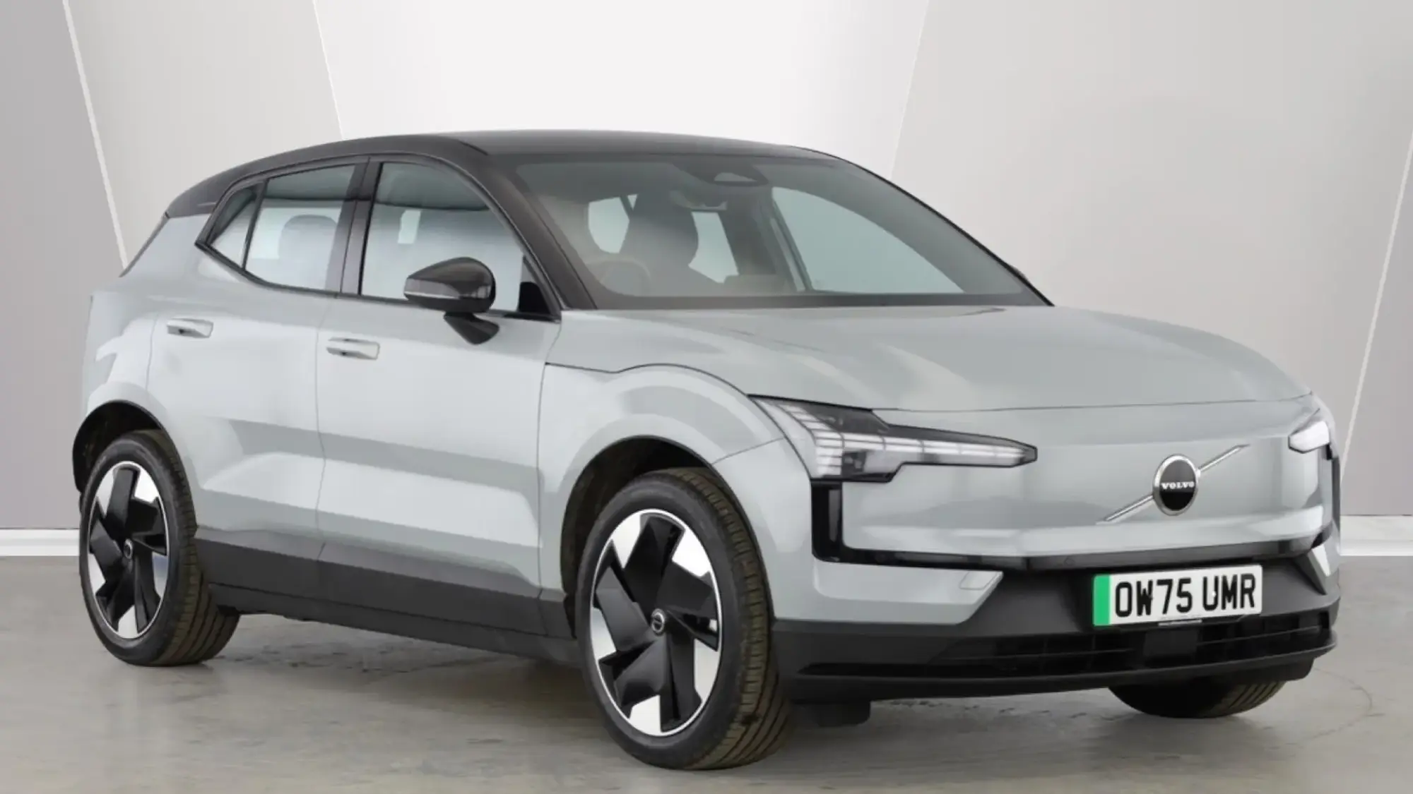 Volvo EX30 Twin Performance 69kWh Plus Auto AWD 5dr OW75UMR Image 1