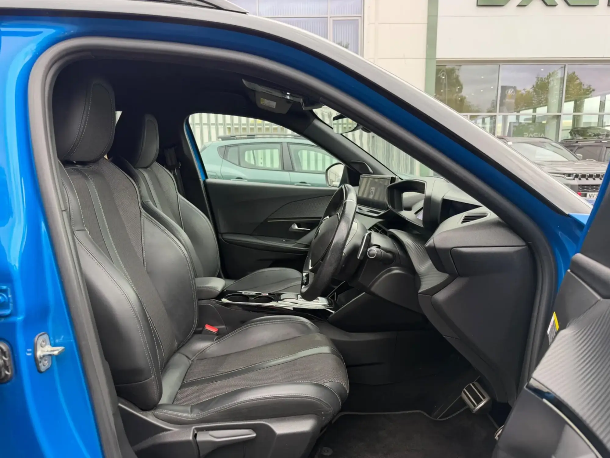 Peugeot 2008 1.2 PureTech GT EAT Euro 6 (s/s) 5dr HS73EBM Image 2