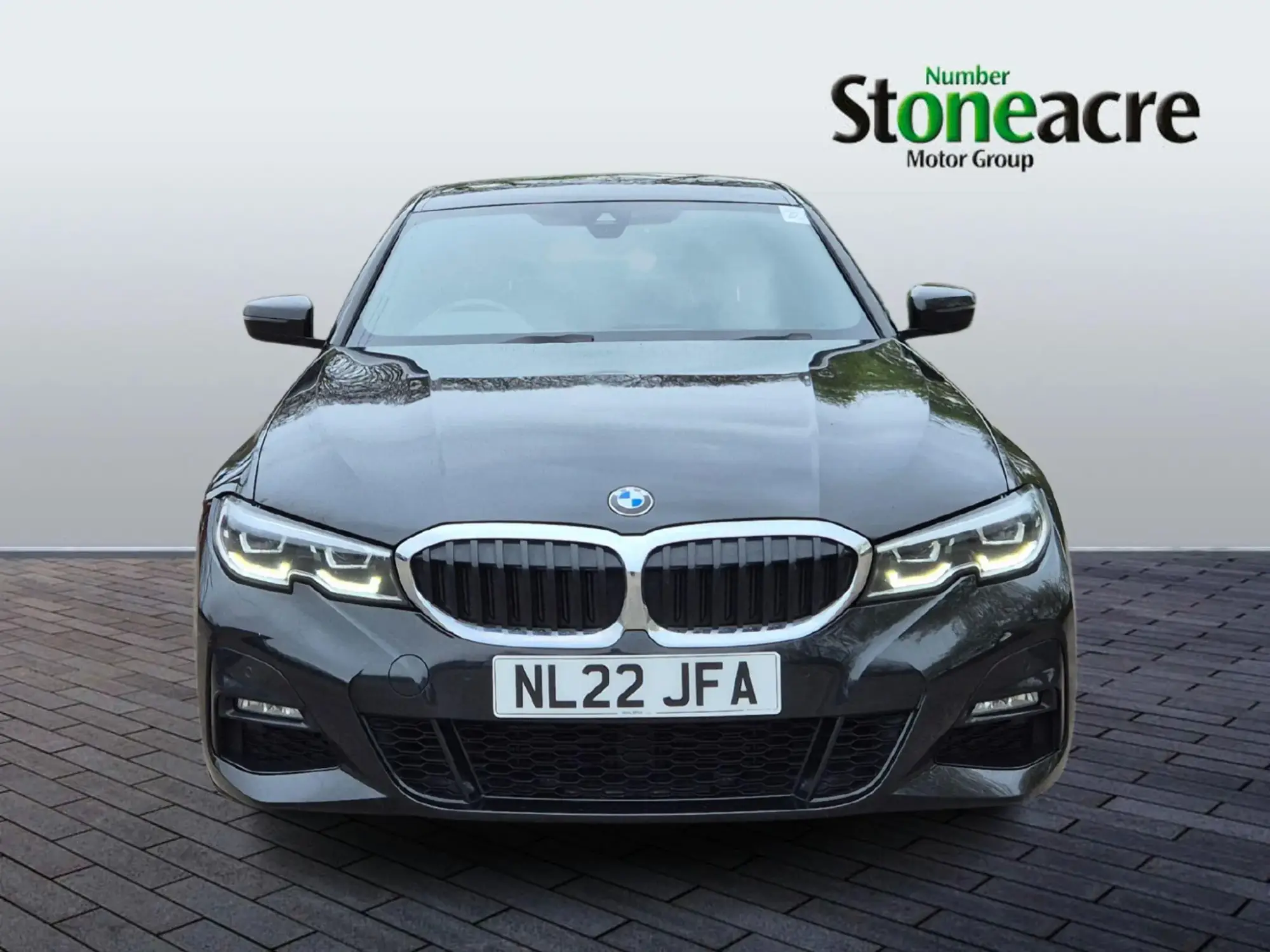 BMW 3 Series 2.0 320i M Sport Auto Euro 6 (s/s) 4dr NL22JFA Image 2
