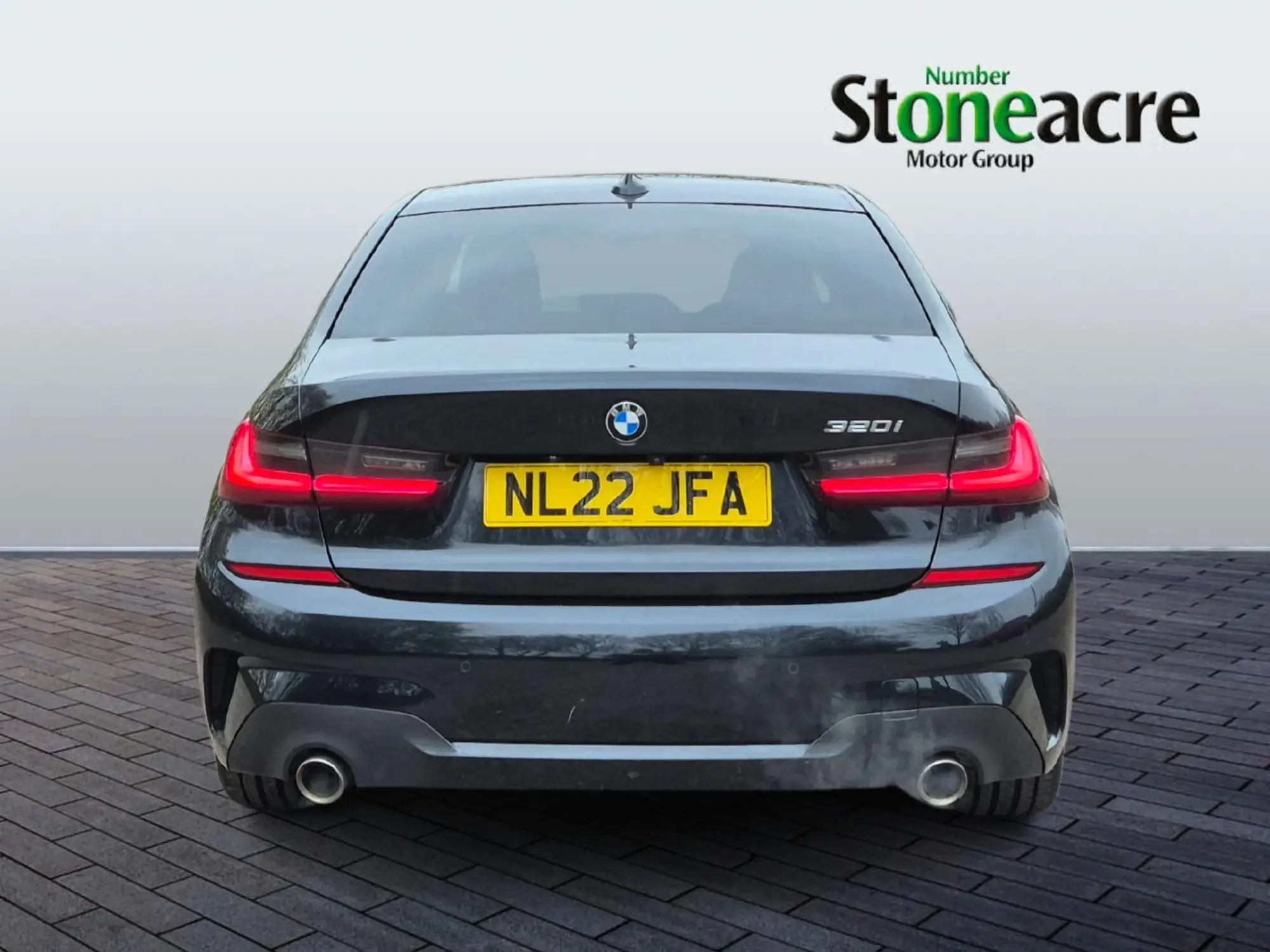 BMW 3 Series Image 6