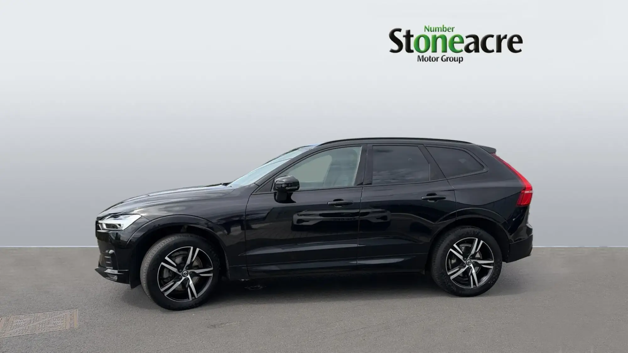 Volvo XC60 R-Design, B4 AWD mild hybrid NK70MFP Image 3