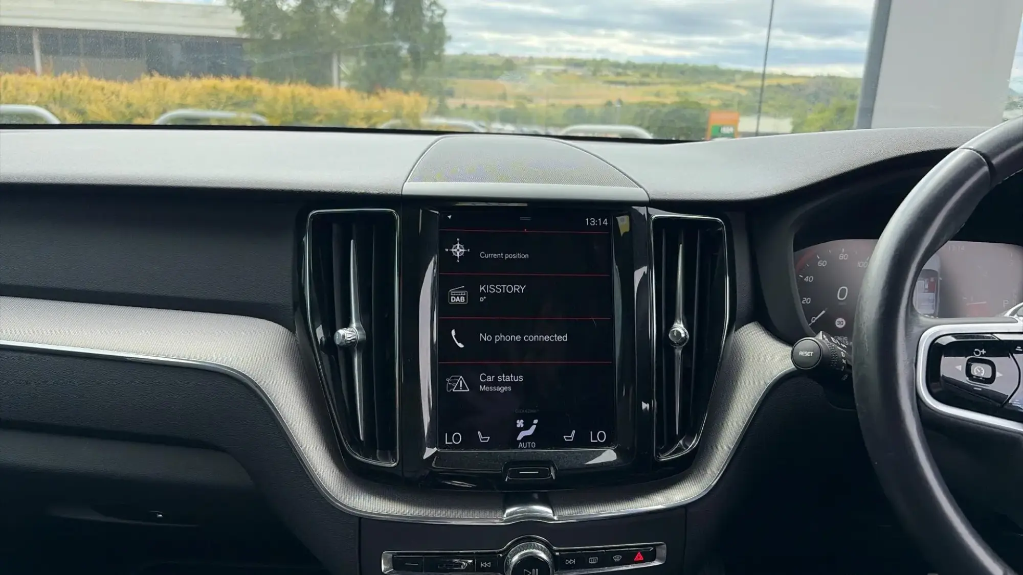 Volvo XC60 Image 12
