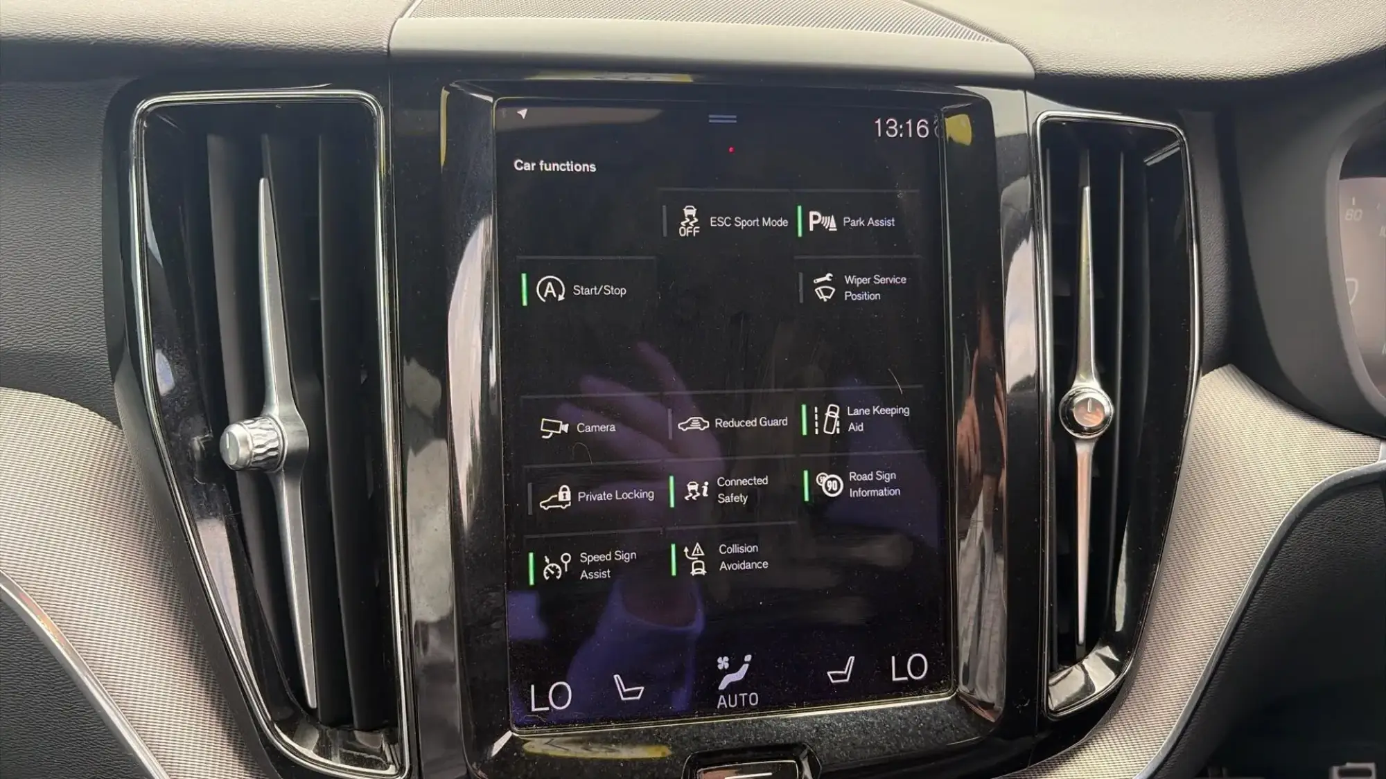Volvo XC60 Image 16