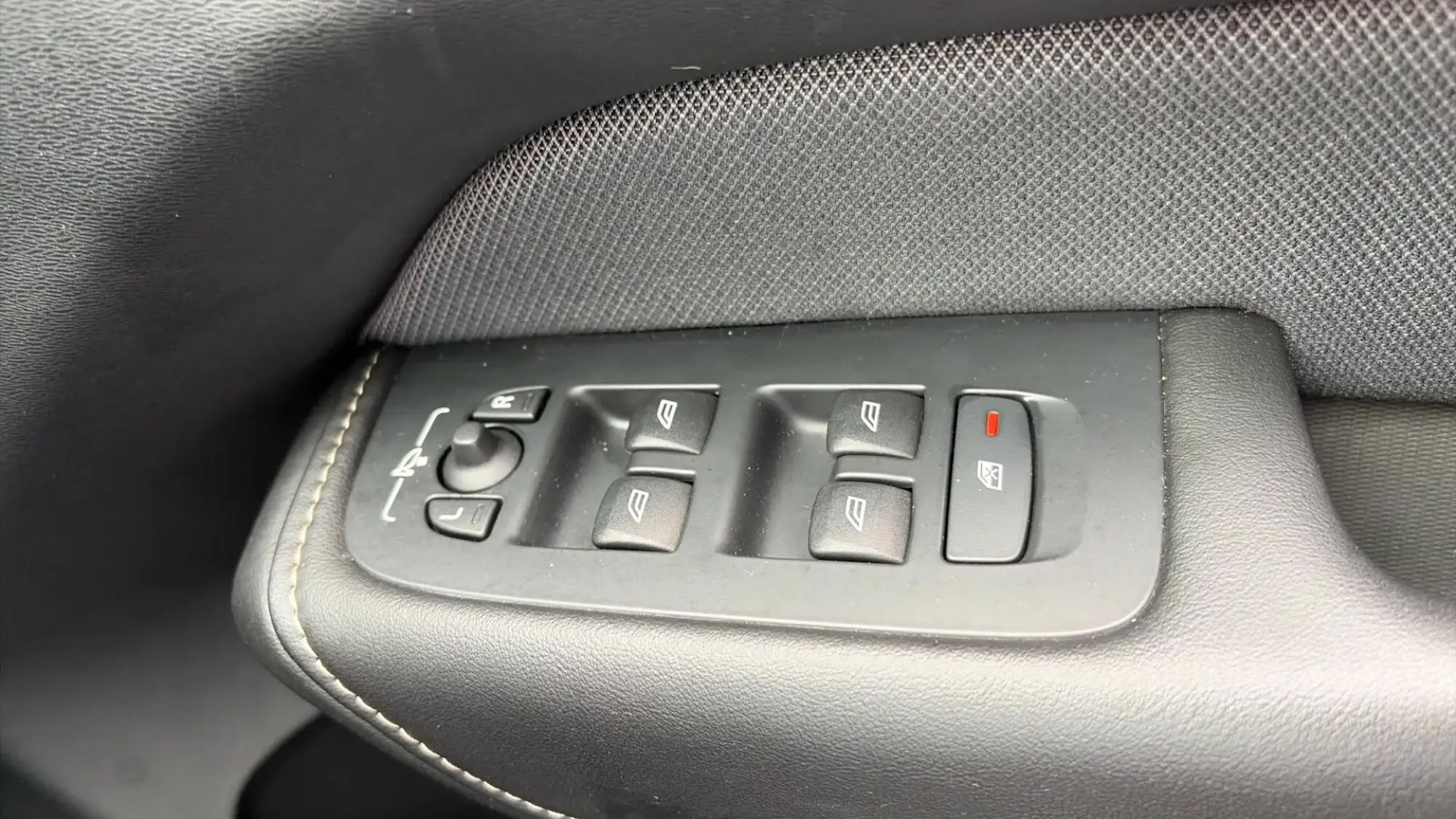 Volvo XC60 Image 23