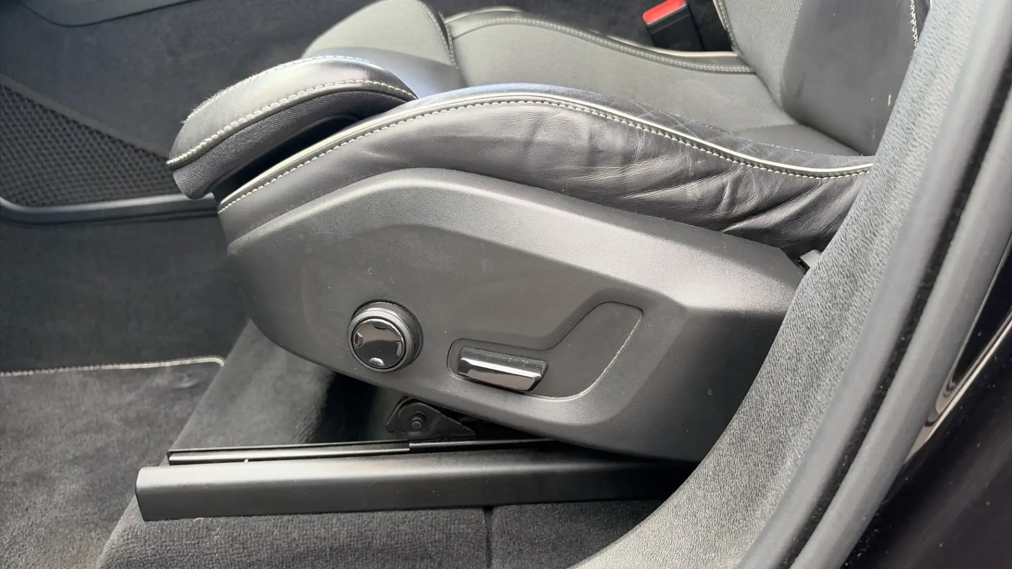 Volvo XC60 Image 29