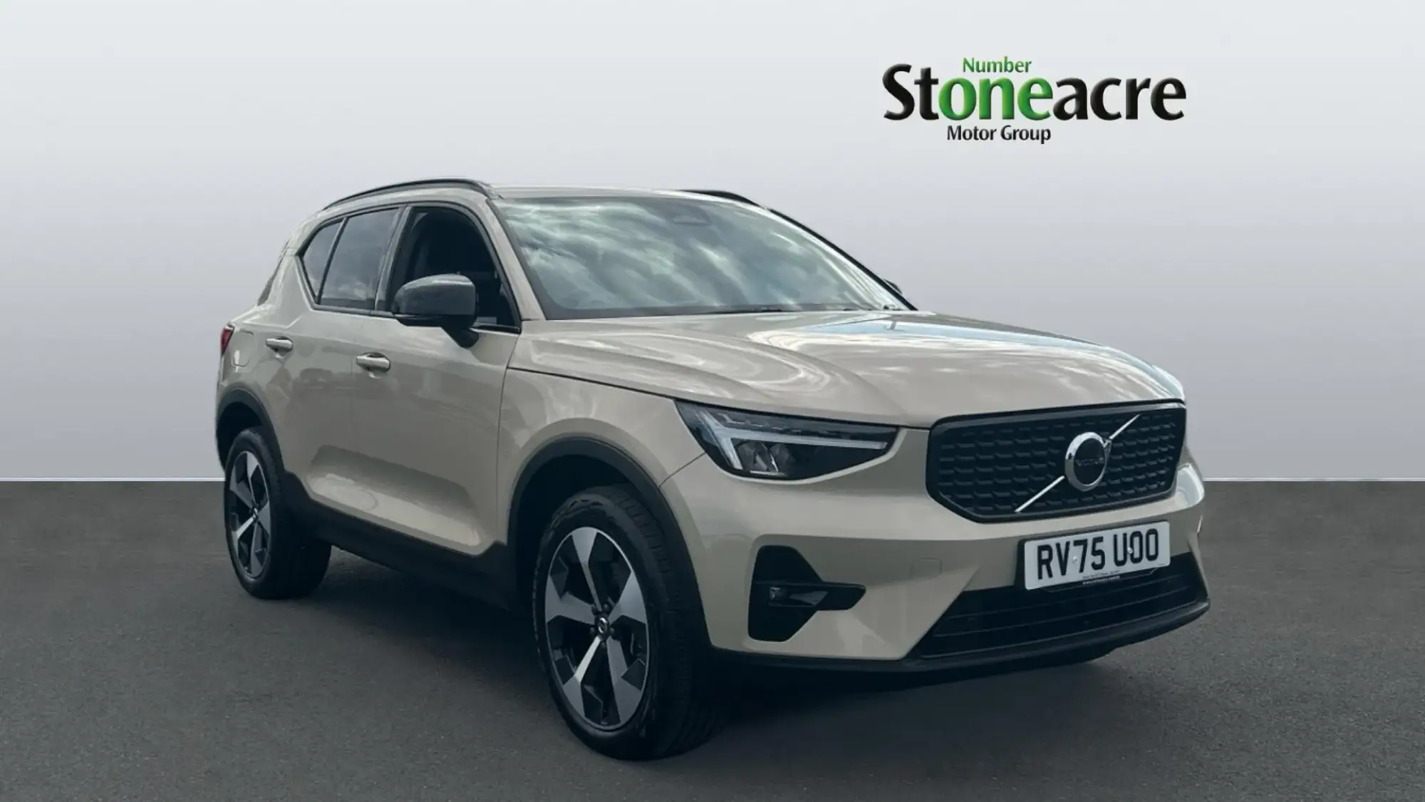 Volvo XC40 Image 1