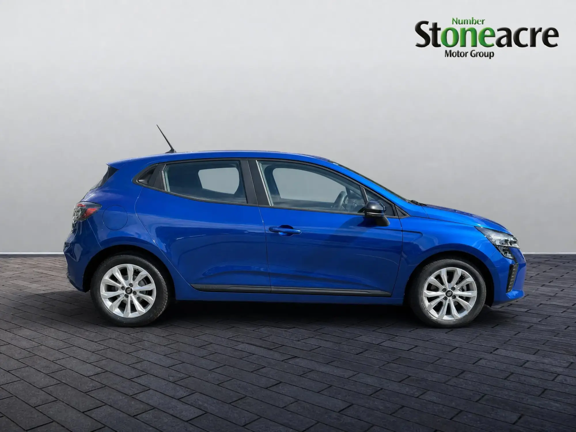 Renault Clio E-Tech Image 7