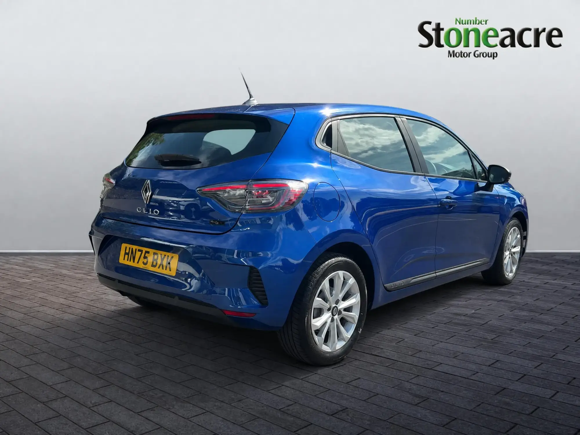 Renault Clio E-Tech Image 8