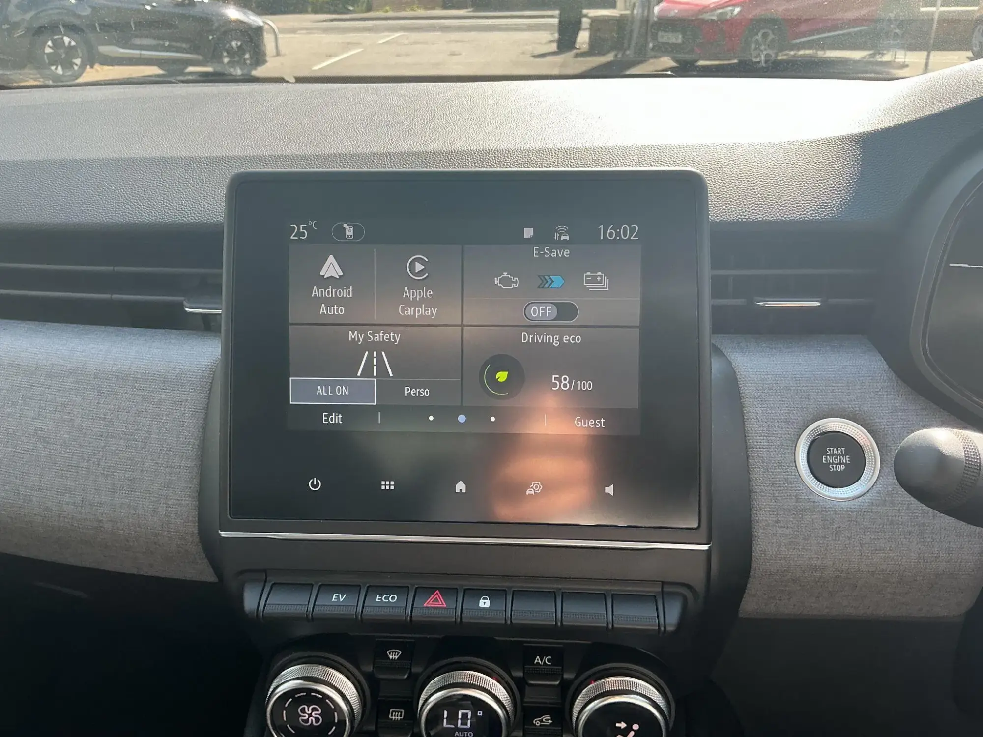 Renault Clio E-Tech Image 25