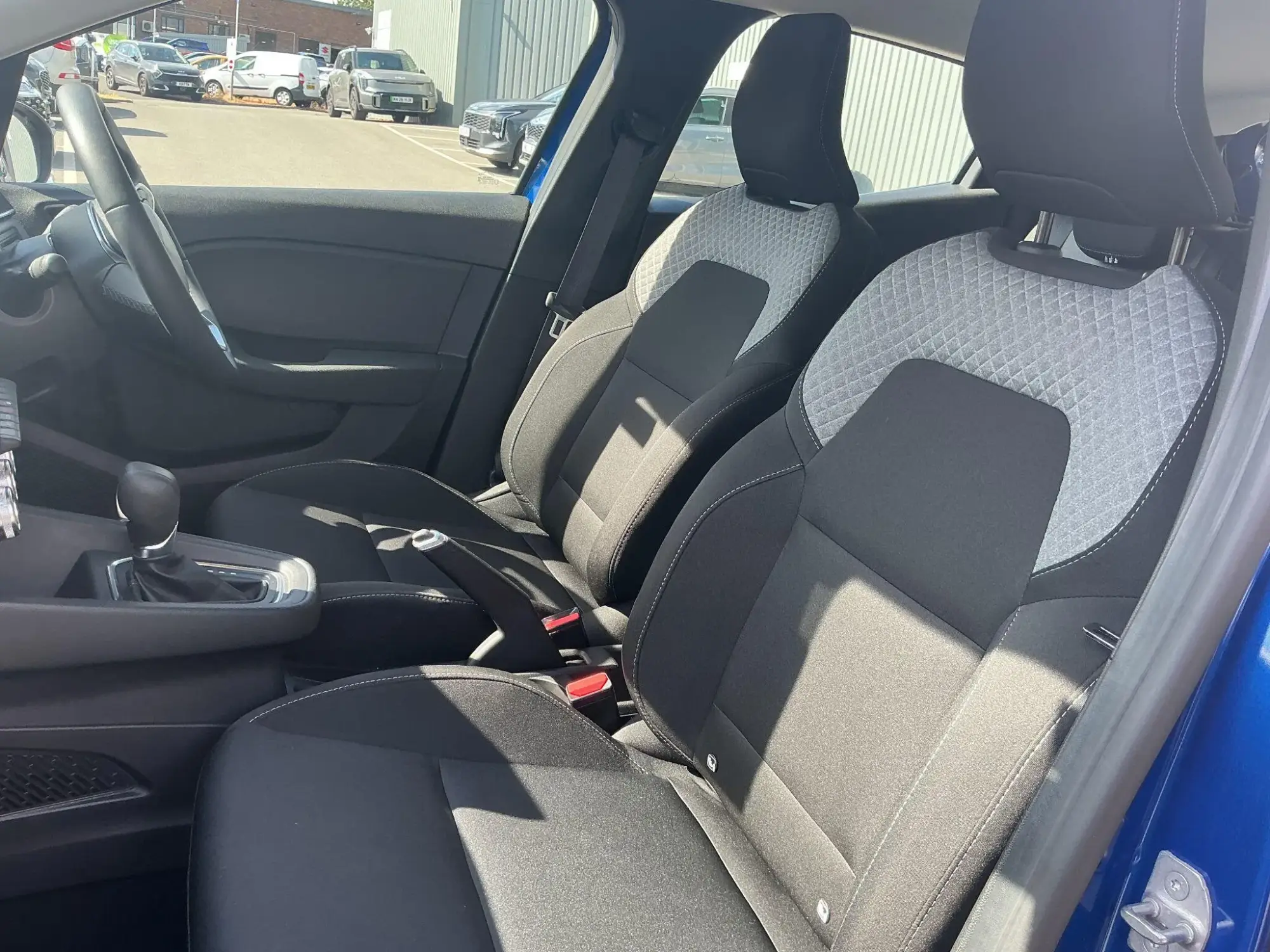Renault Clio E-Tech Image 32