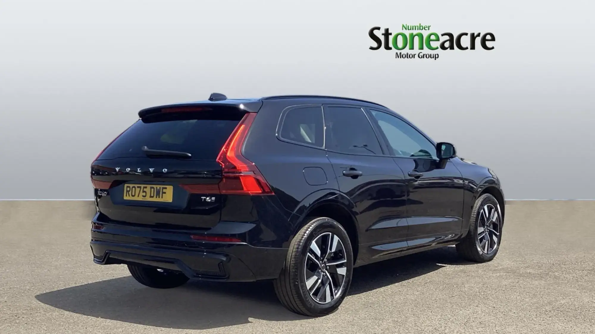 Volvo XC60 2.0 T6 18.8kWh Plus Auto AWD Euro 6 (s/s) 5dr RO75DWF Image 2