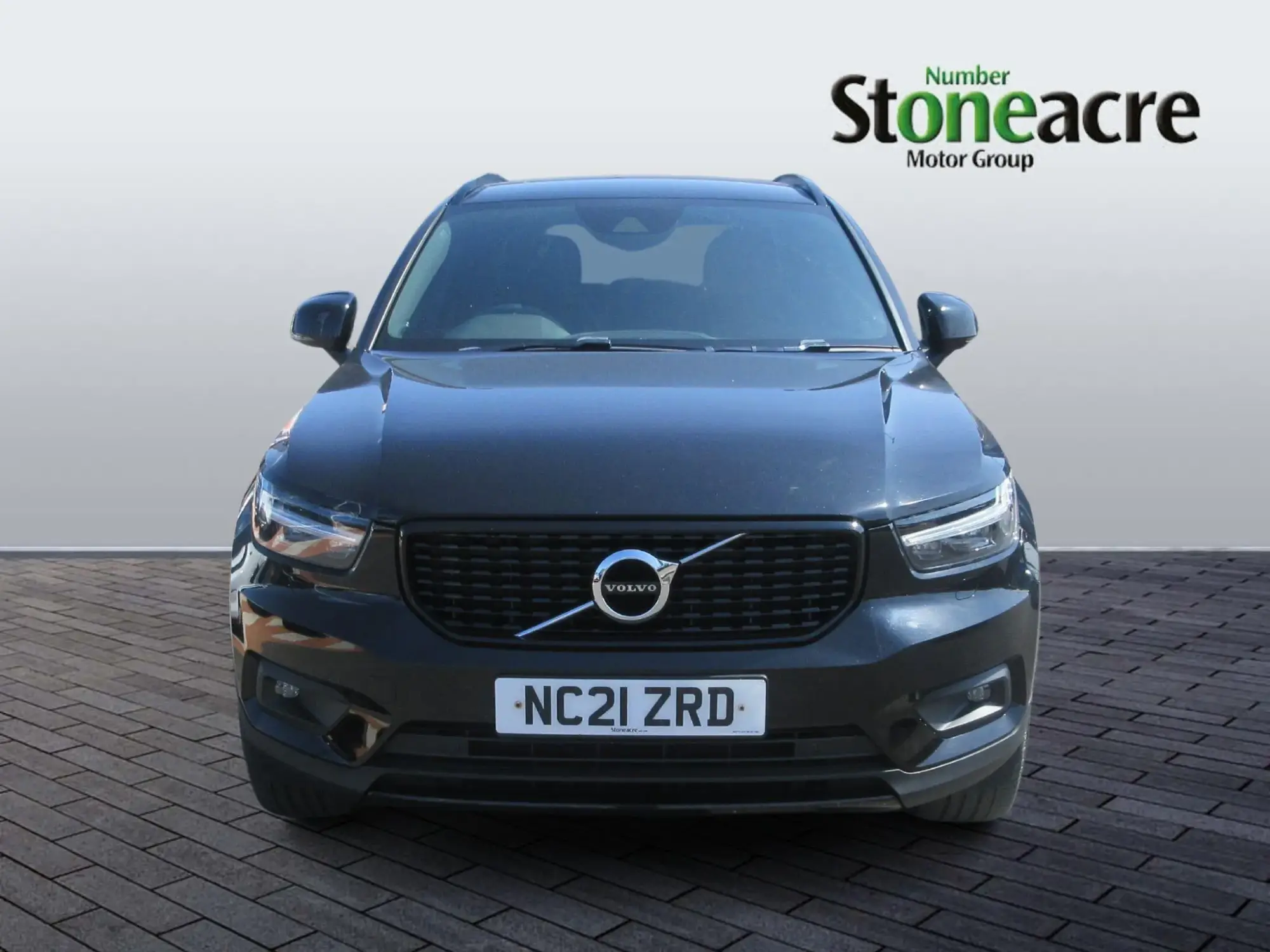Volvo XC40 2.0 B4P R DESIGN Pro 5dr Auto NC21ZRD Image 2