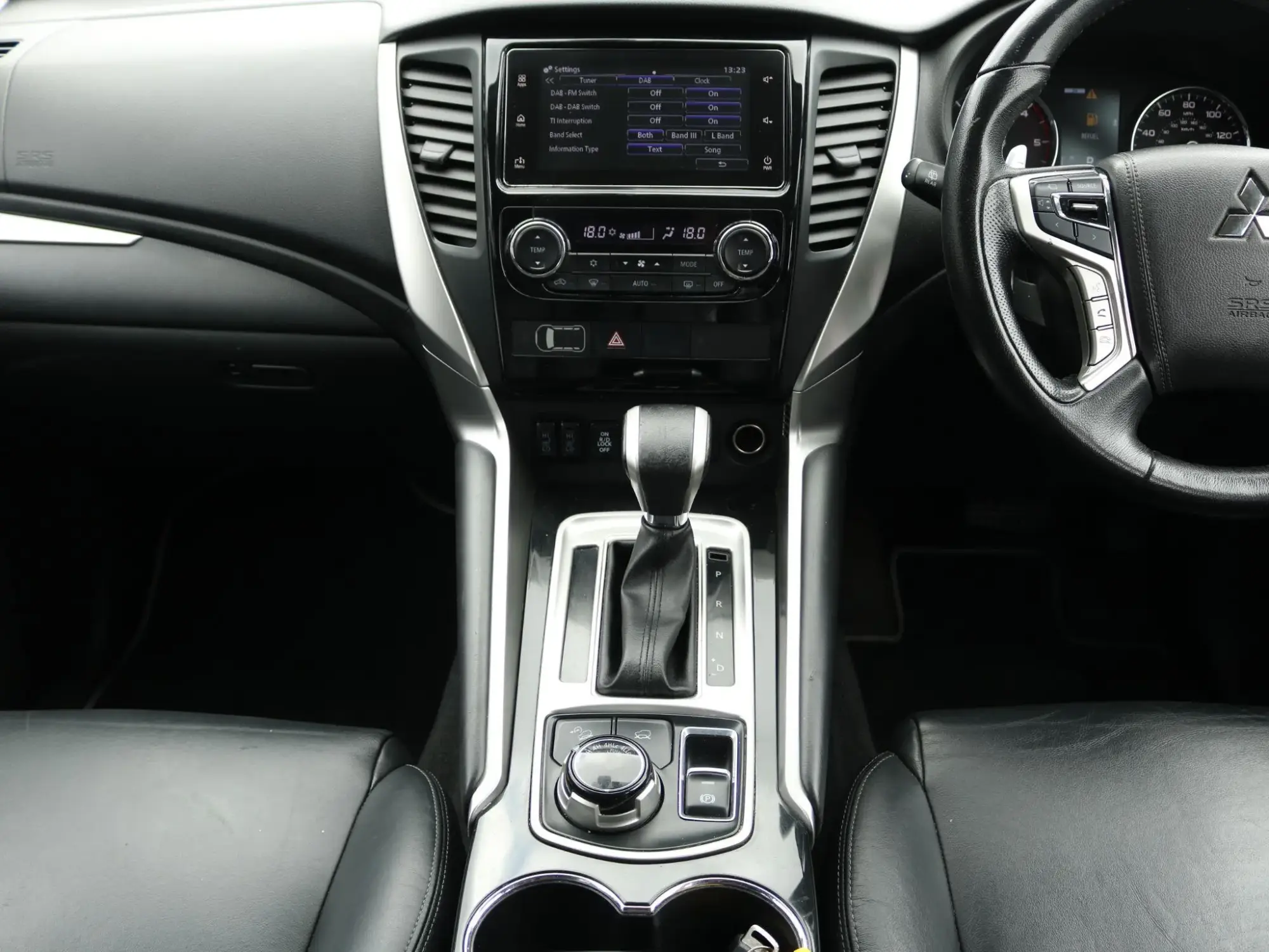 Mitsubishi Shogun Sport Image 11 Mitsubishi Shogun Sport Image 11