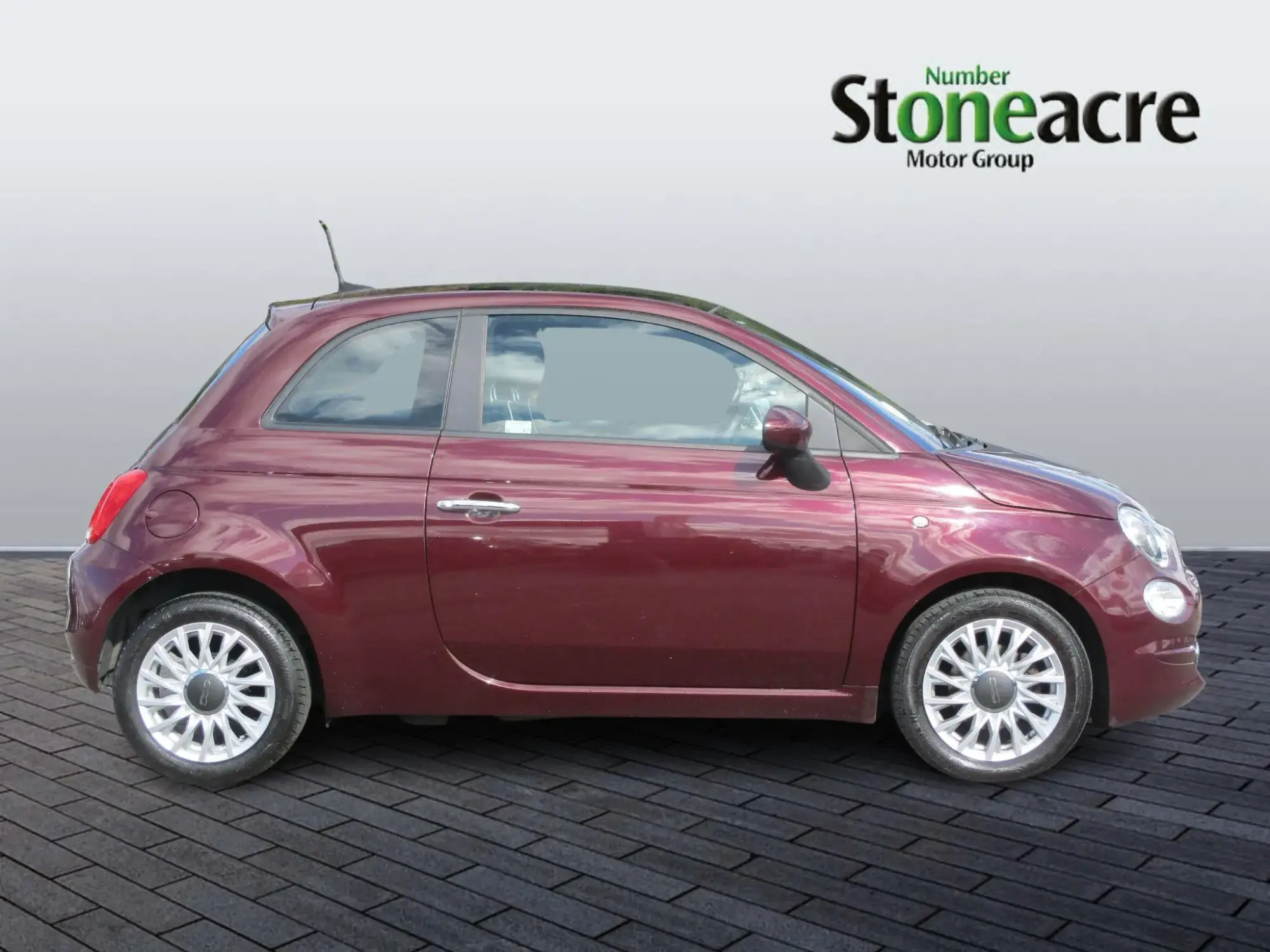 Fiat 500 1.0 Mild Hybrid Lounge 3dr YR20LXD Image 2